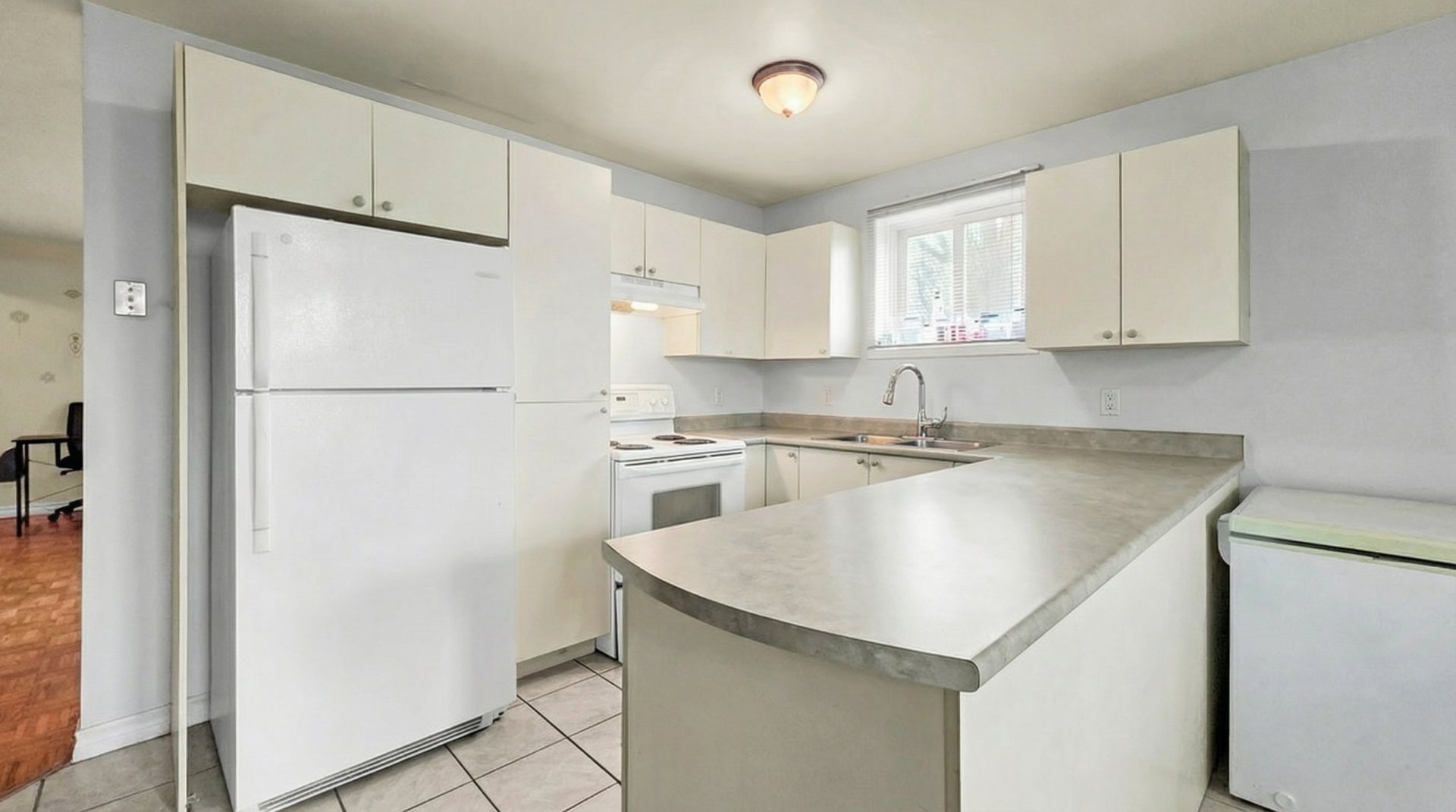 Photo - Kitchen