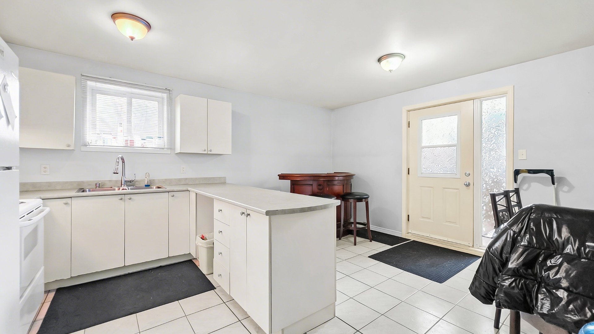 Photo - Kitchen