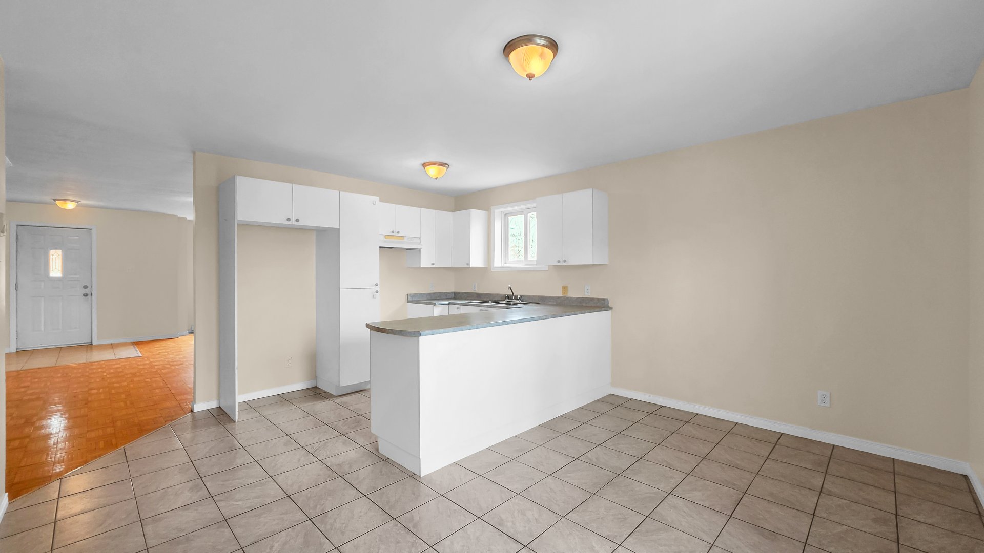 Photo - Kitchen