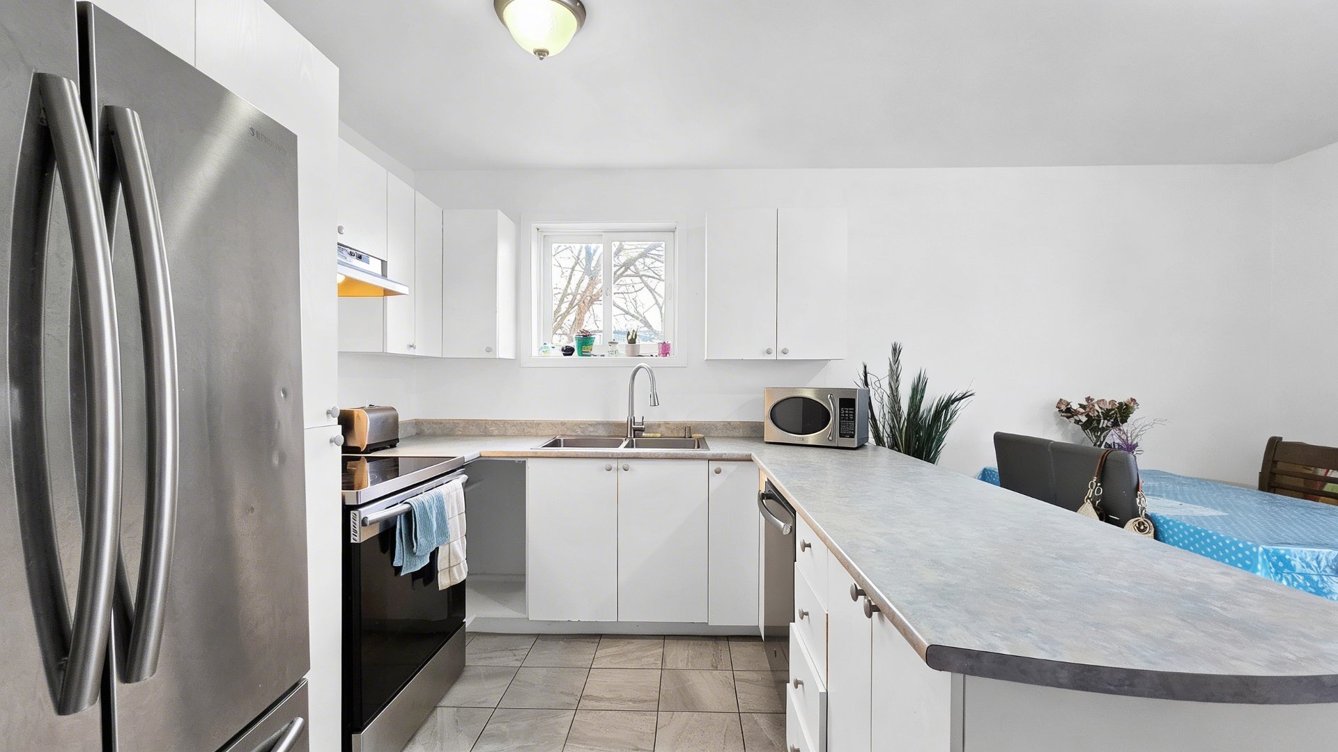 Photo - Kitchen