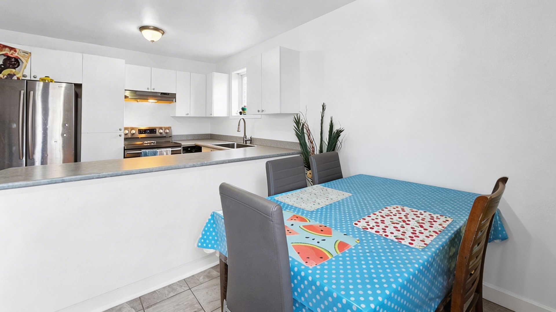 Photo - Kitchen
