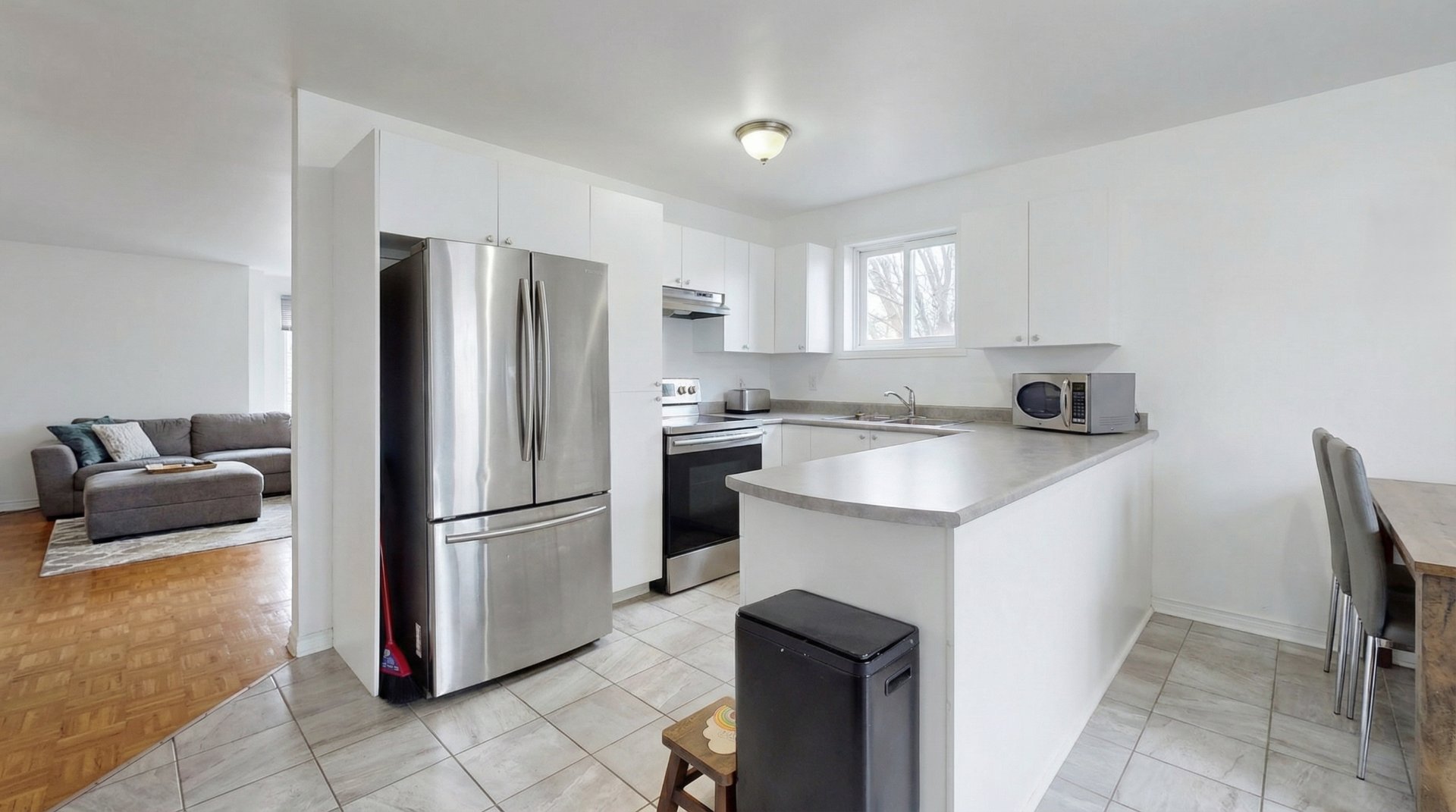 Photo - Kitchen