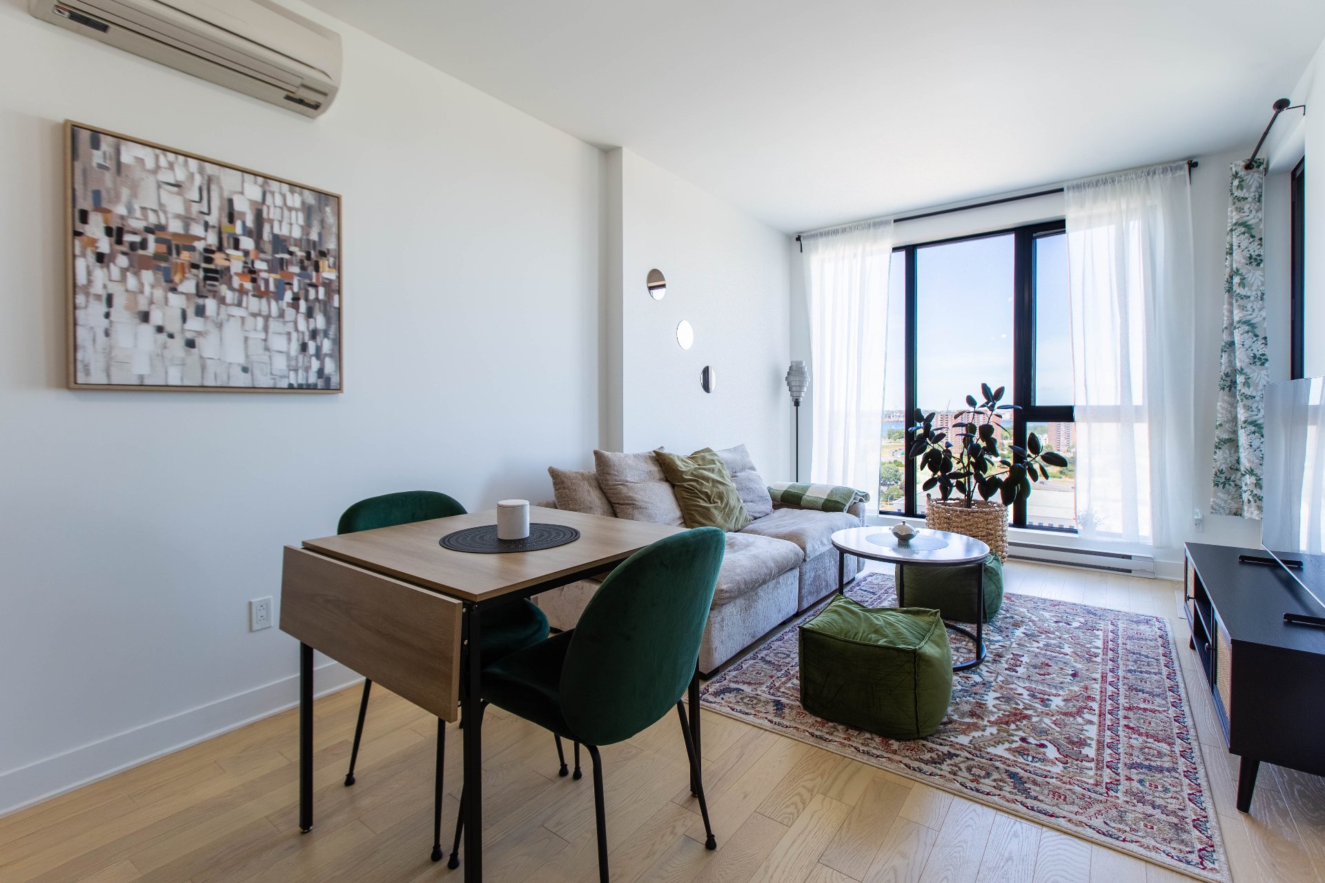 Photo - Dining room