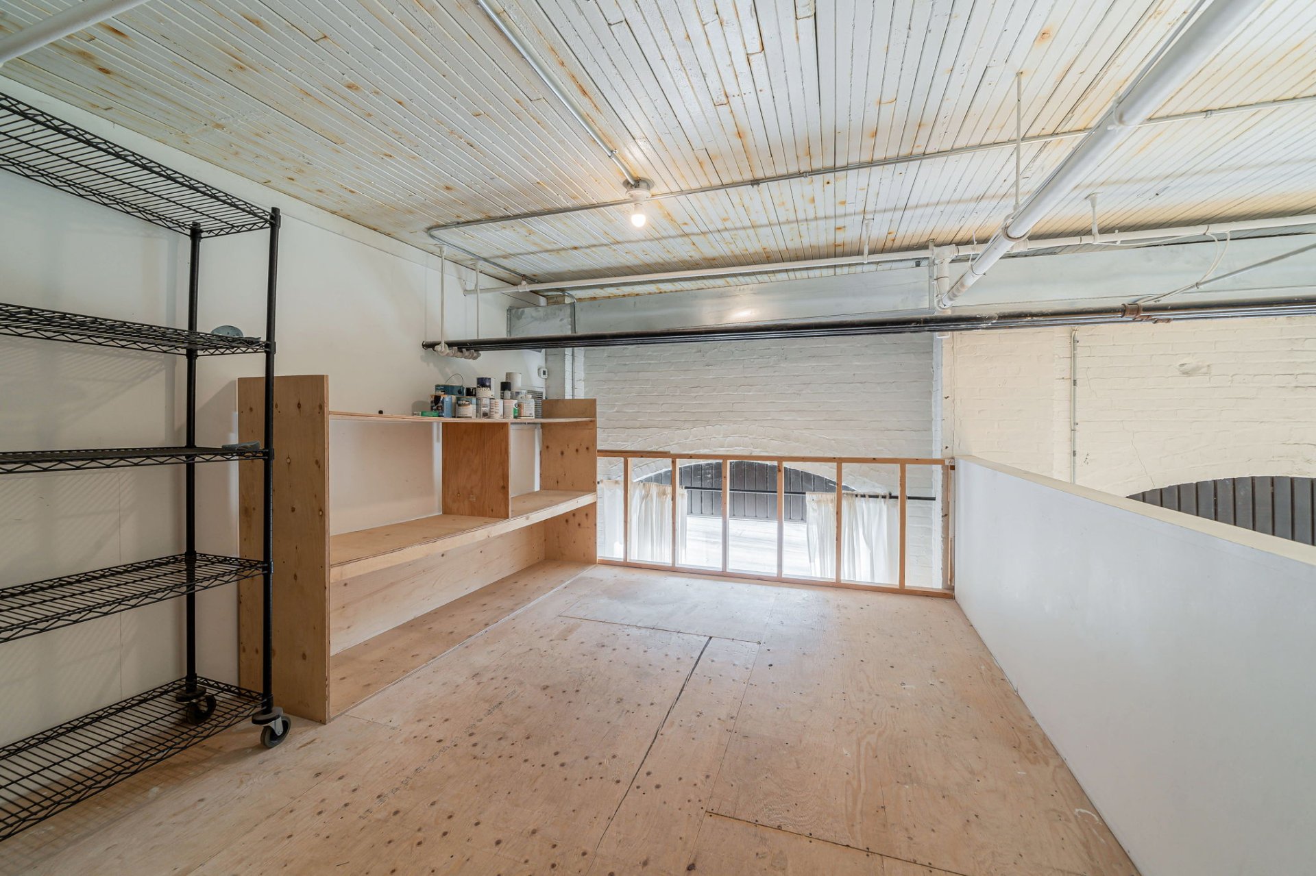 Photo - Mezzanine