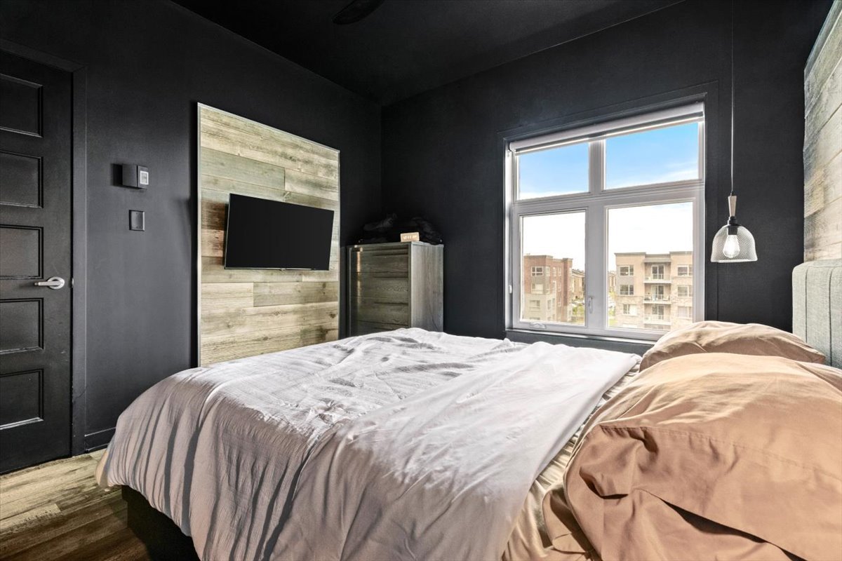 Photo - Primary bedroom