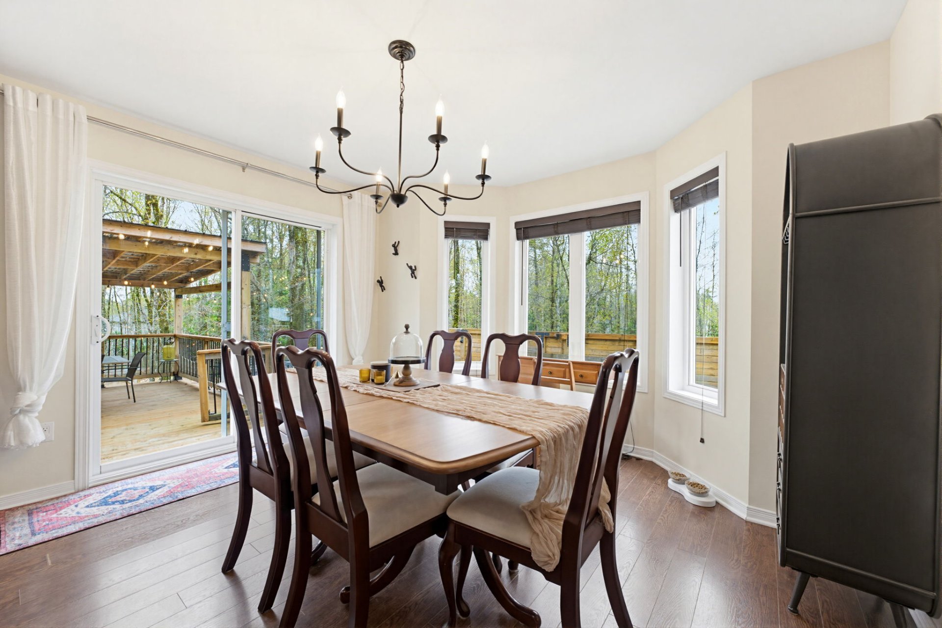 Photo - Dining room