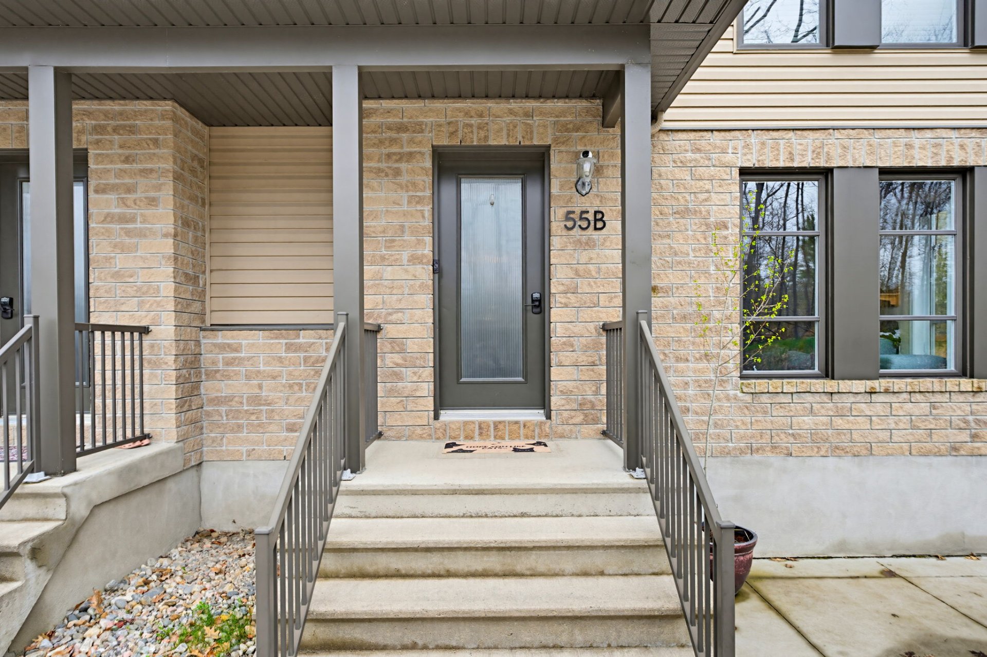 Photo - Frontage