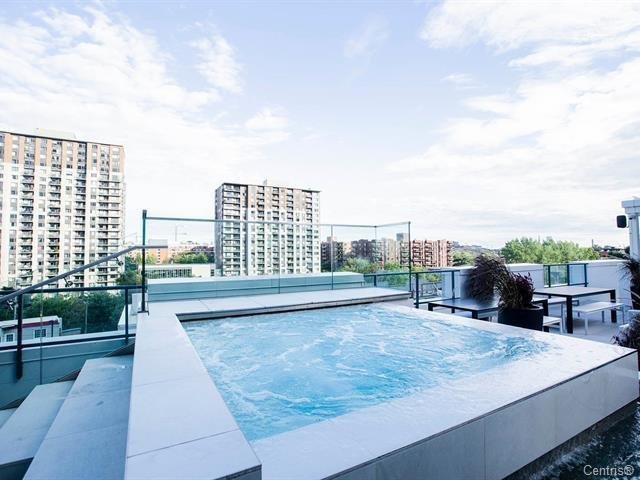 Photo - Hot tub