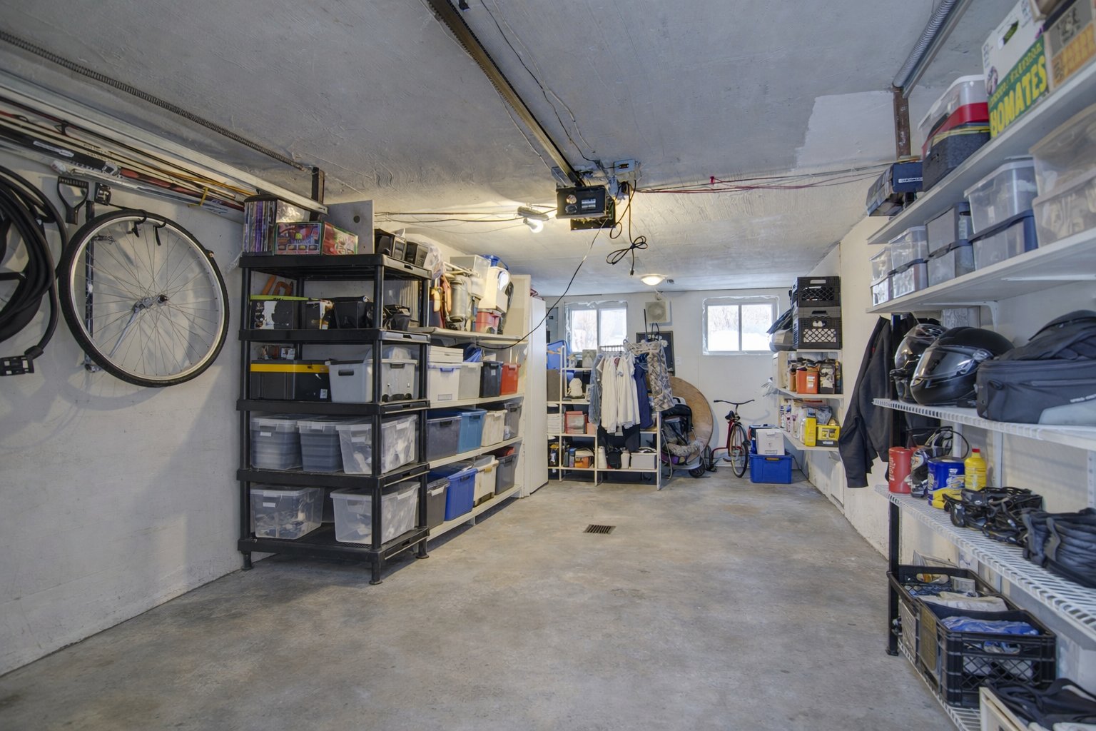 Photo - Garage
