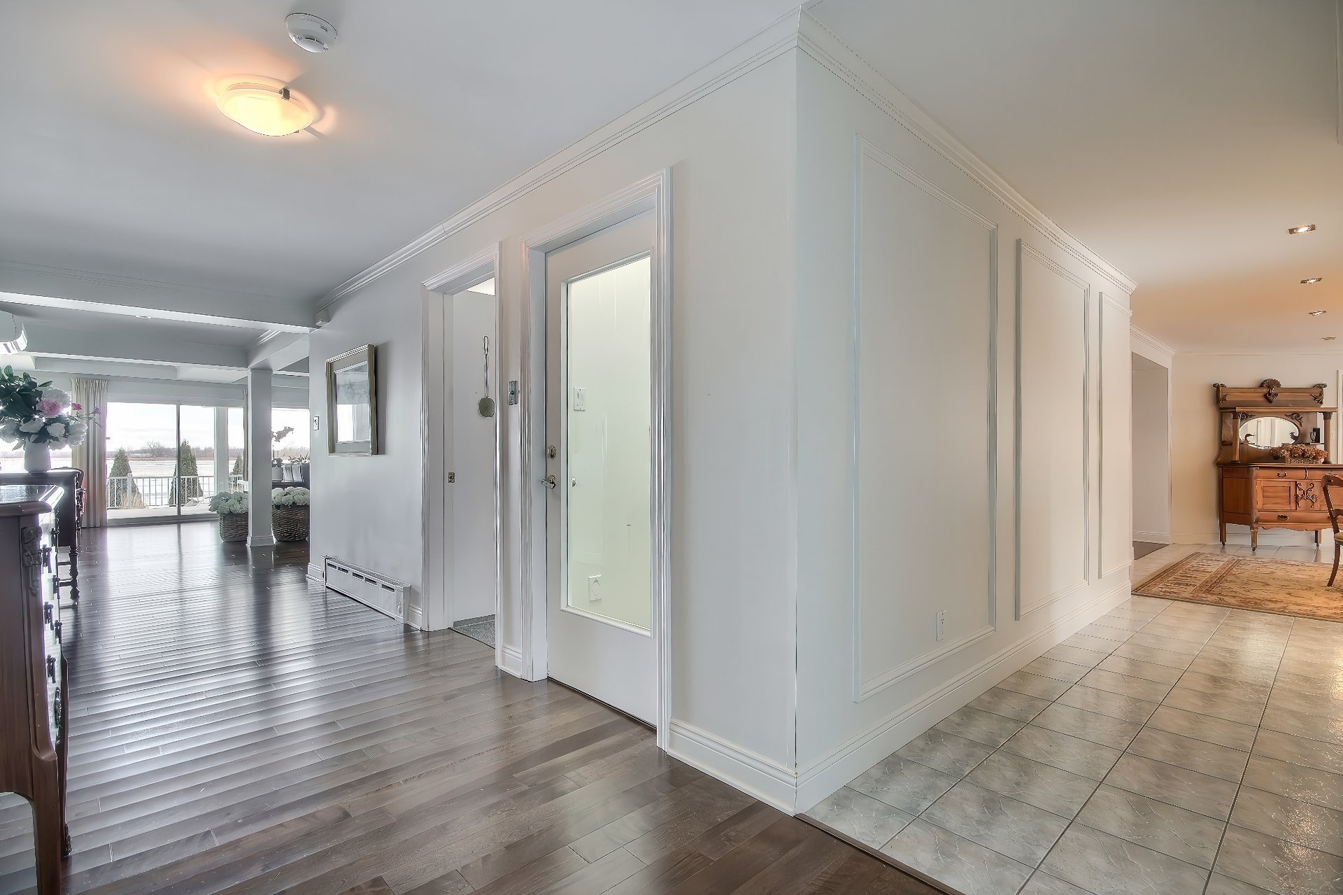 Photo - PASAGEWAY