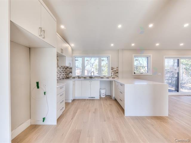 Photo - Kitchen