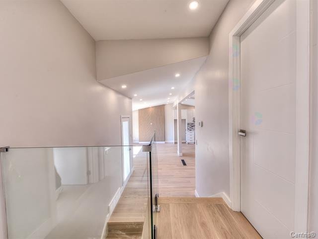 Photo - Hallway