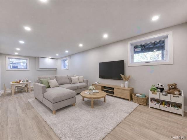 Photo - Family room