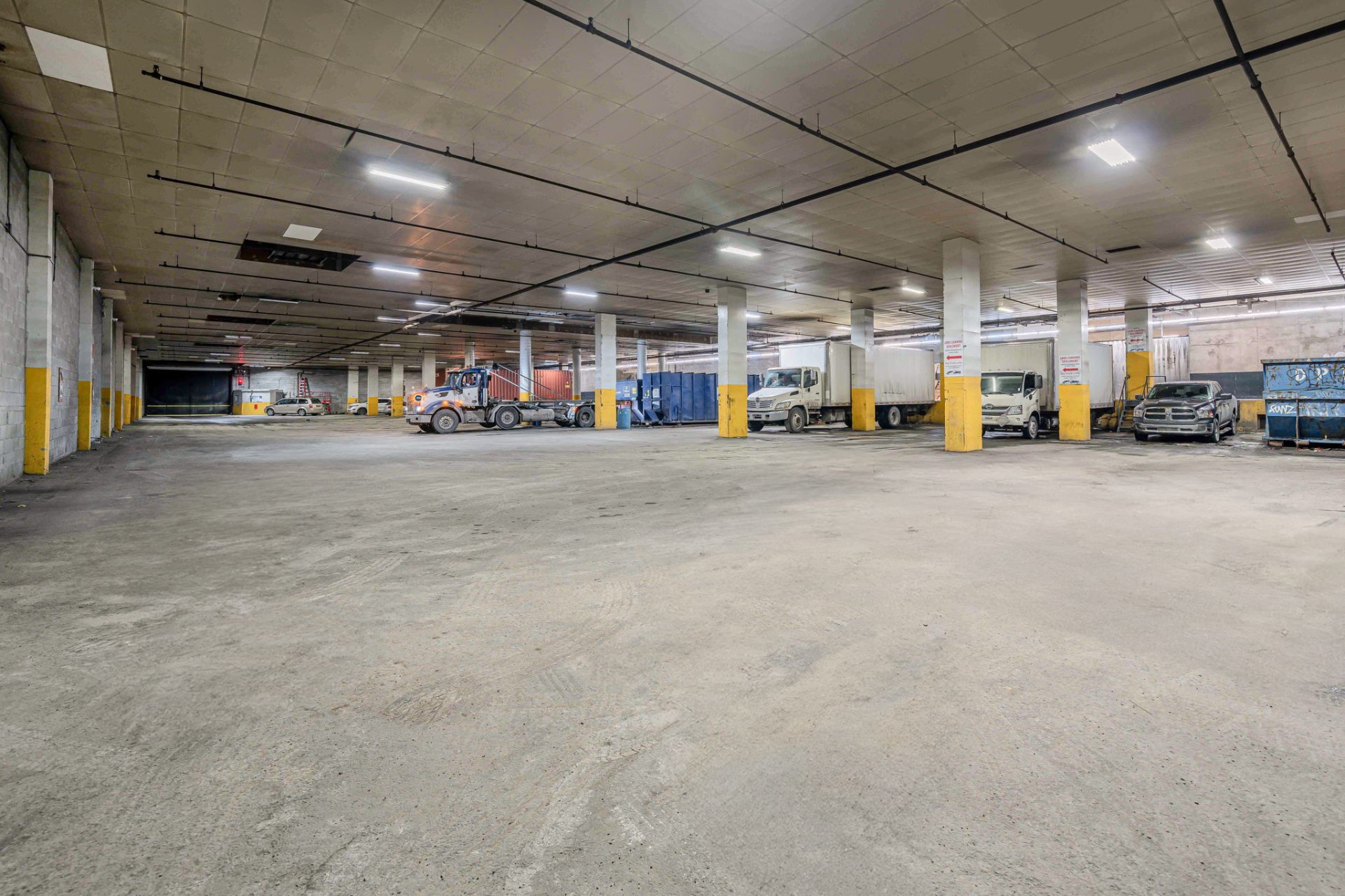 Photo - Garage