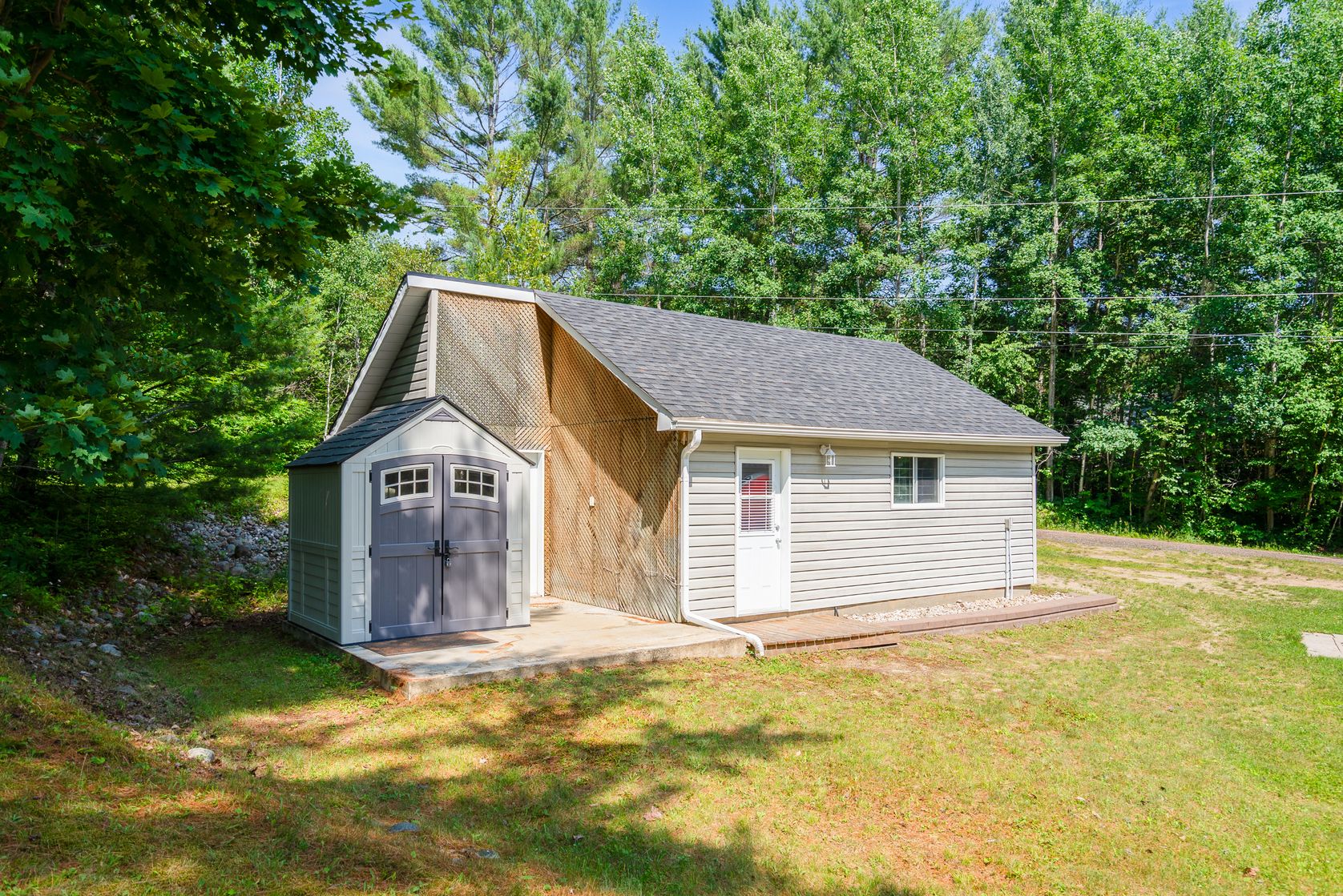 Photo - Garage