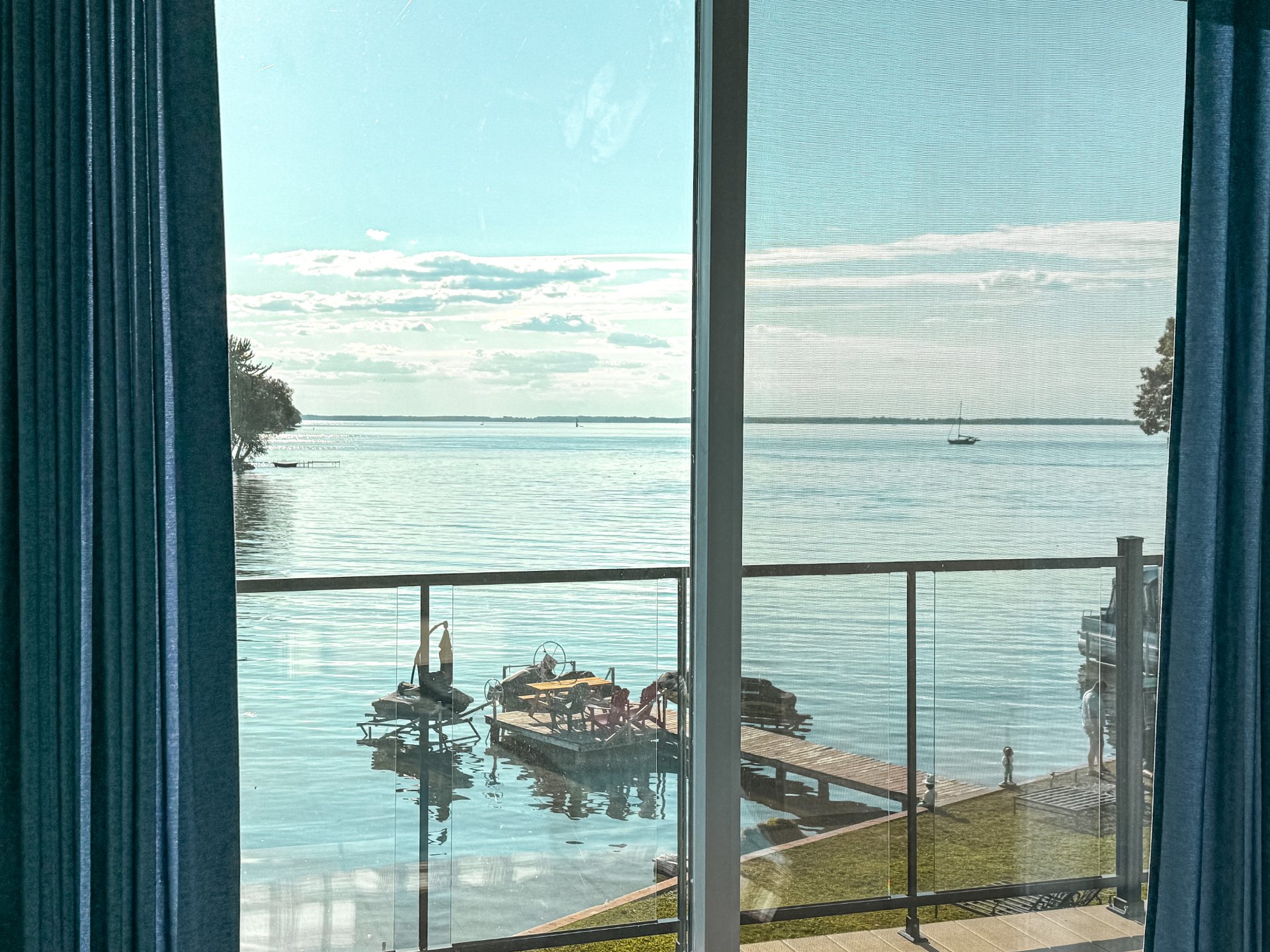 Photo - Vue sur l'eau