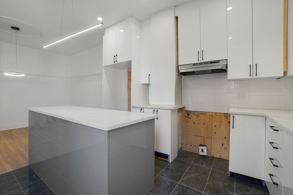 Photo - Kitchen