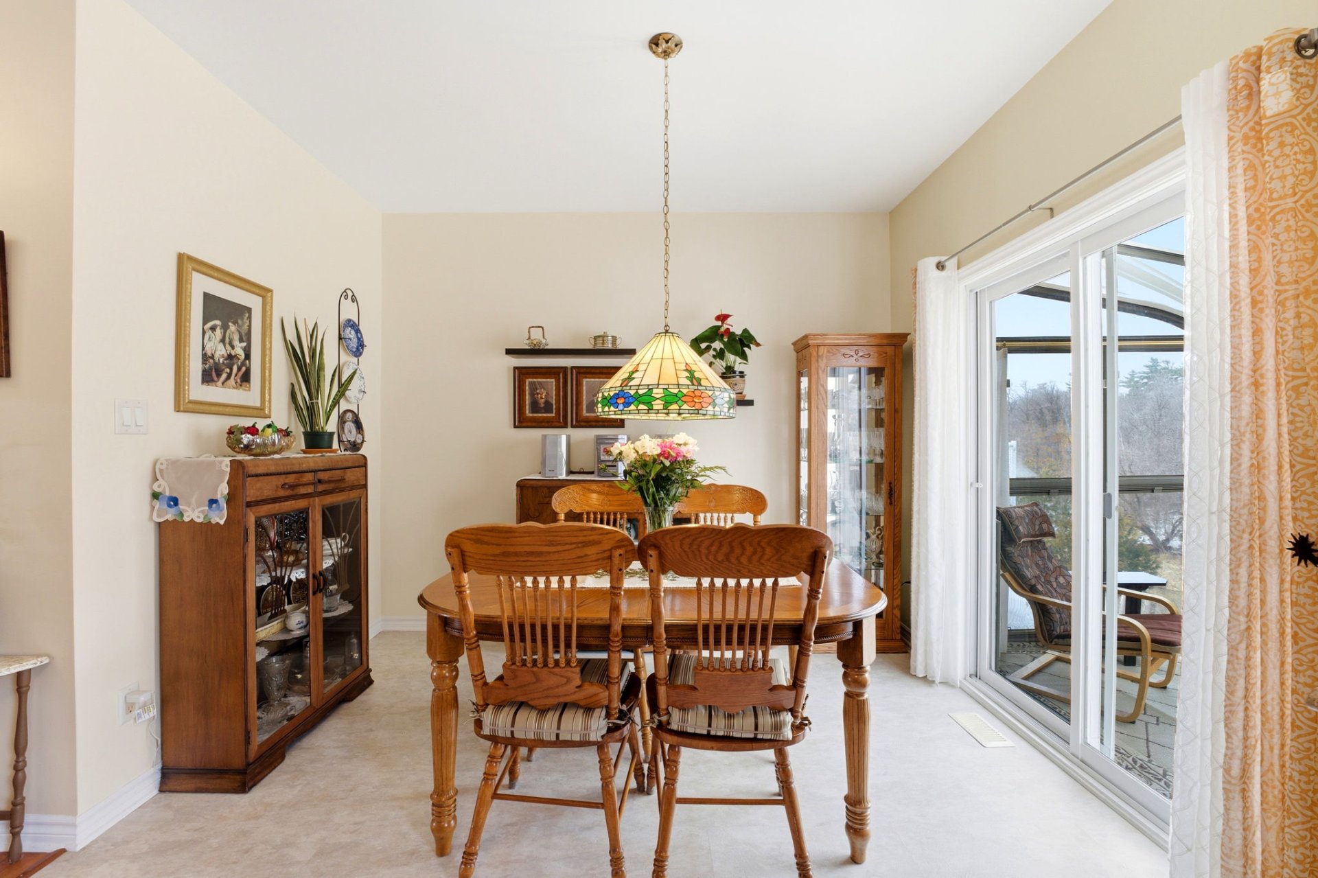 Photo - Salle à manger