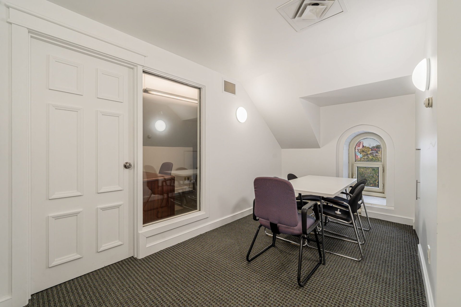 Photo - Interior