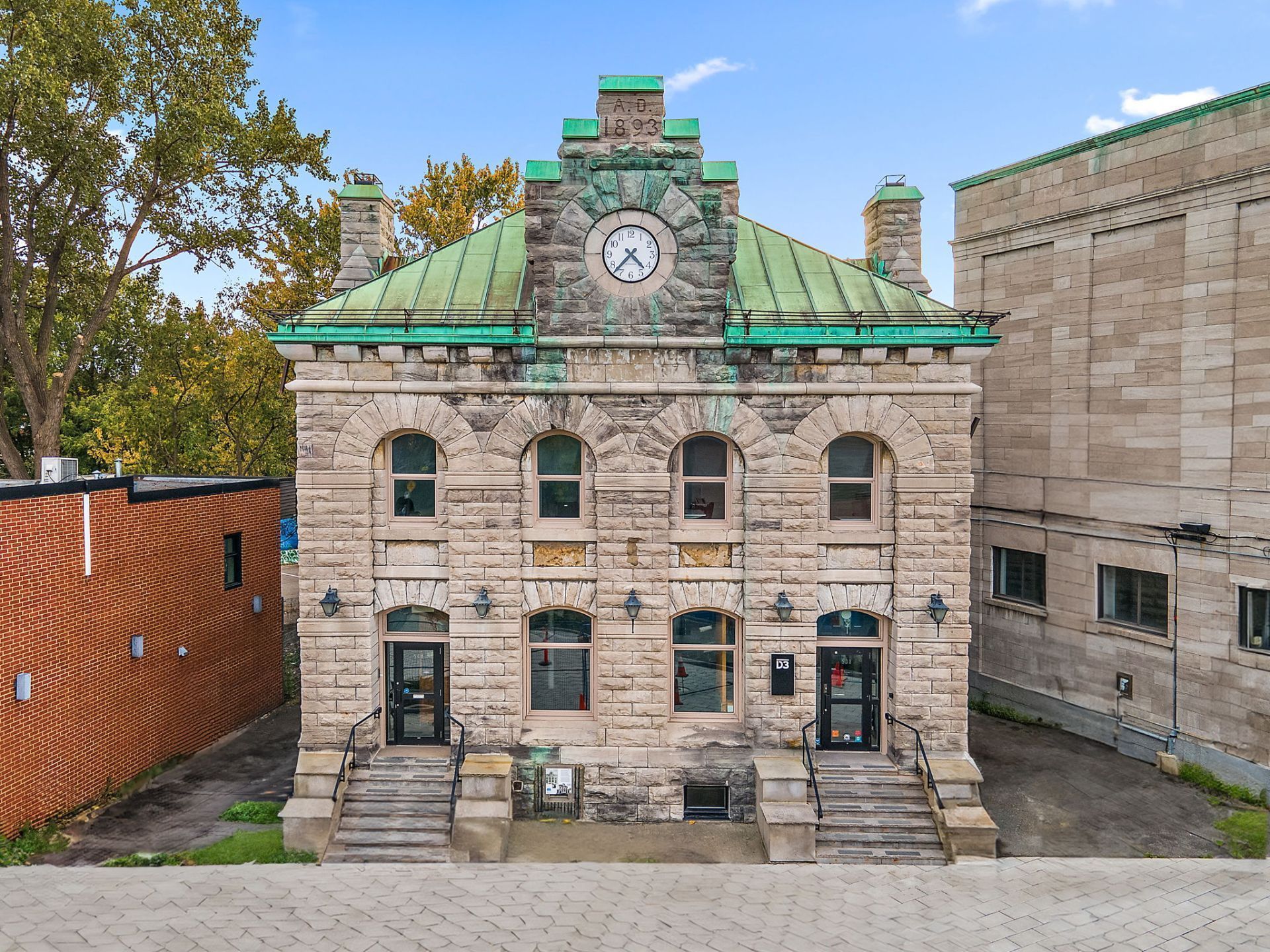 Photo - Frontage
