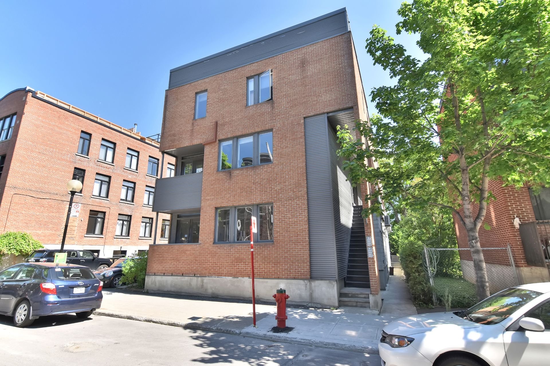 Photo - Façade