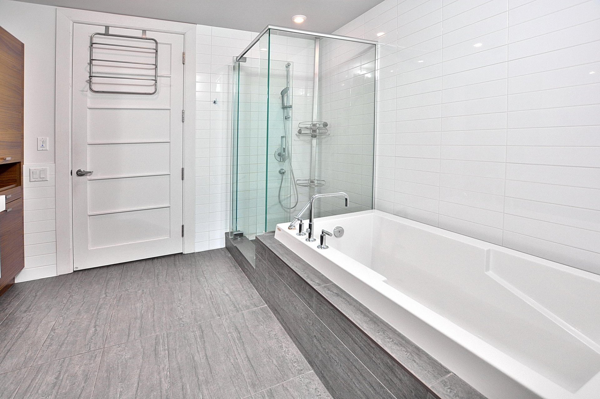 Photo - Salle de bains attenante à la CCP