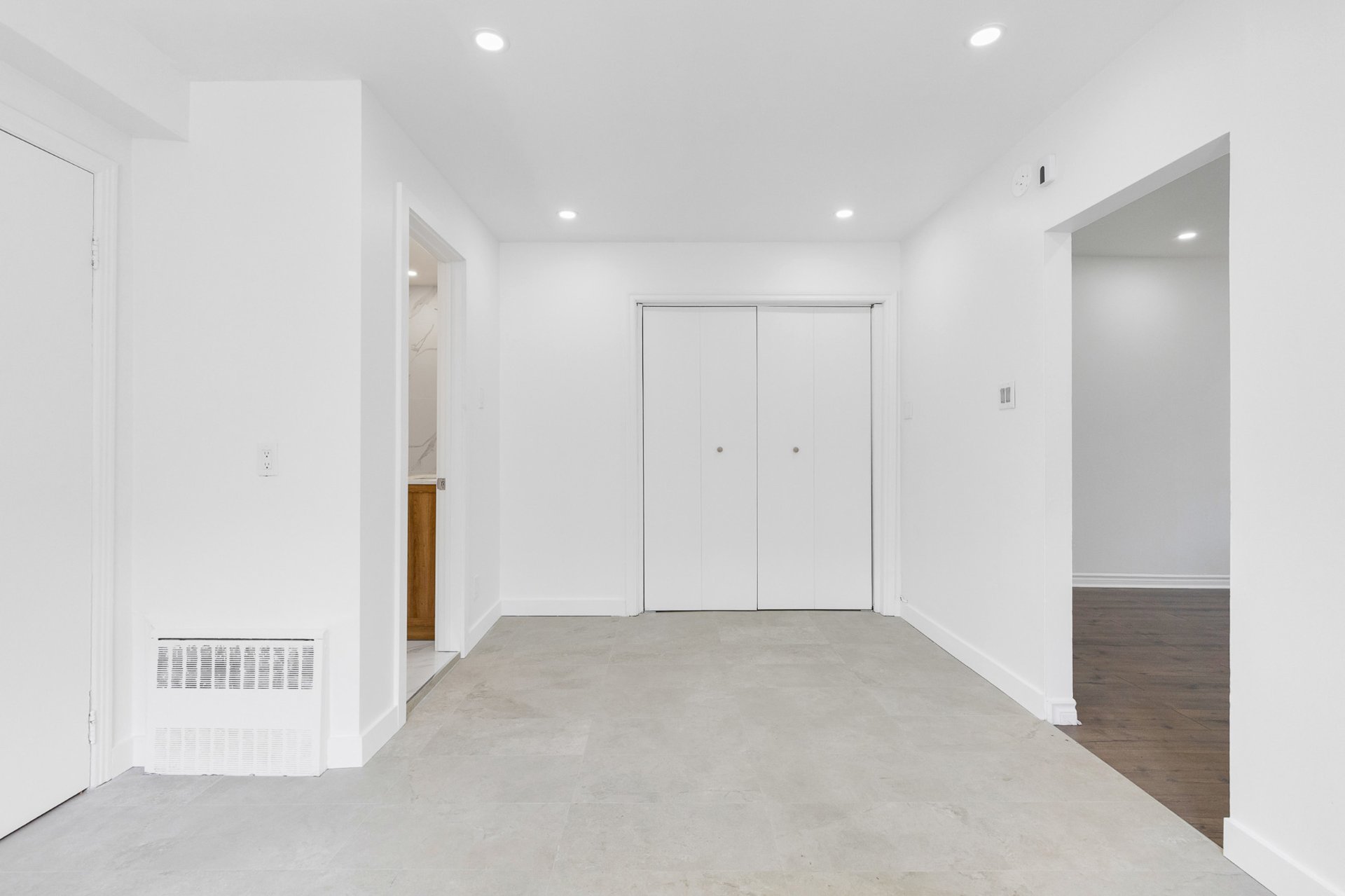Photo - PASAGEWAY