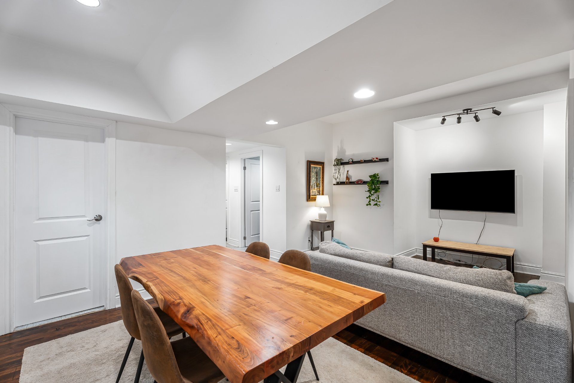 Photo - Dining room