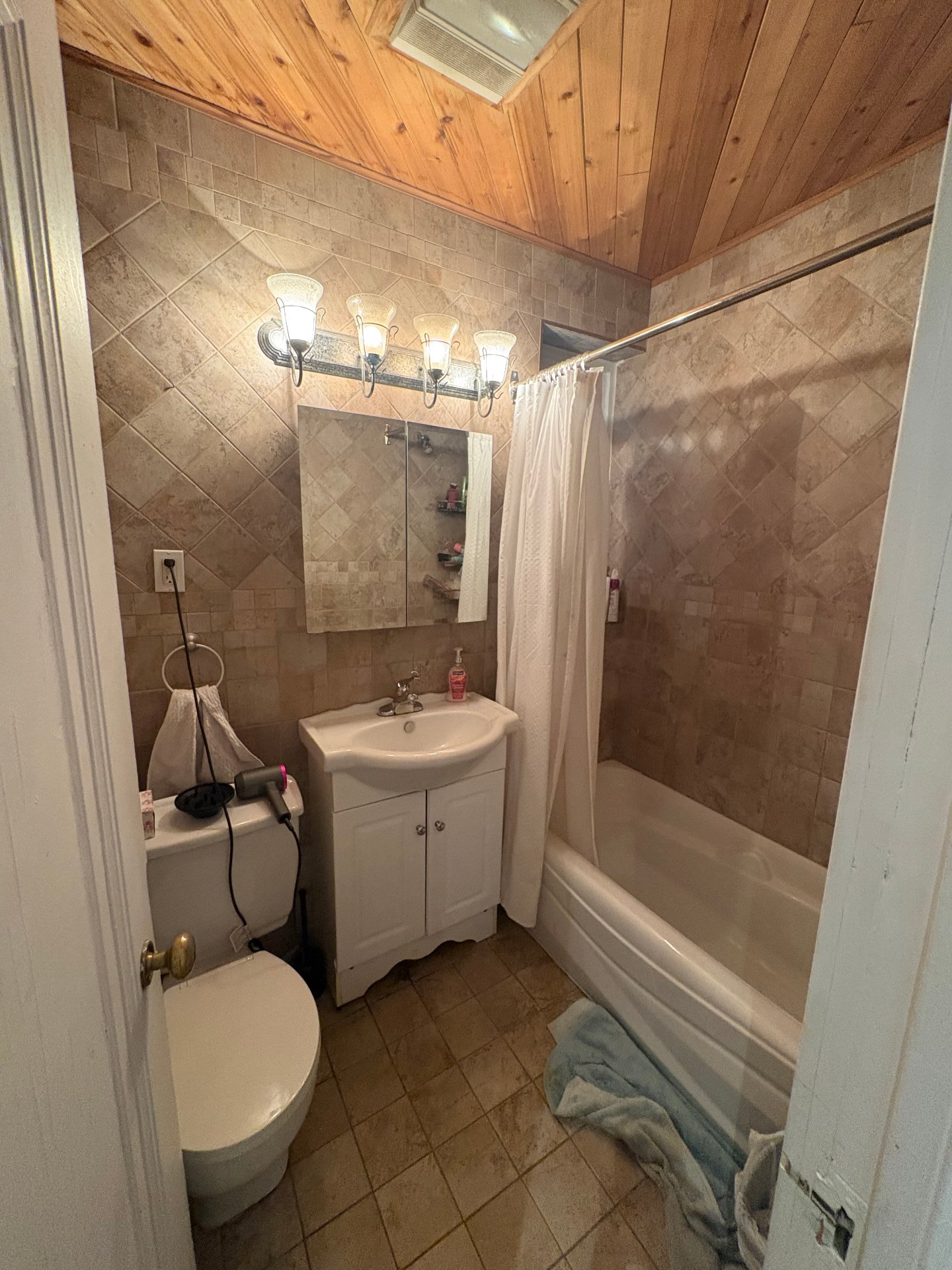 Photo - Bathroom