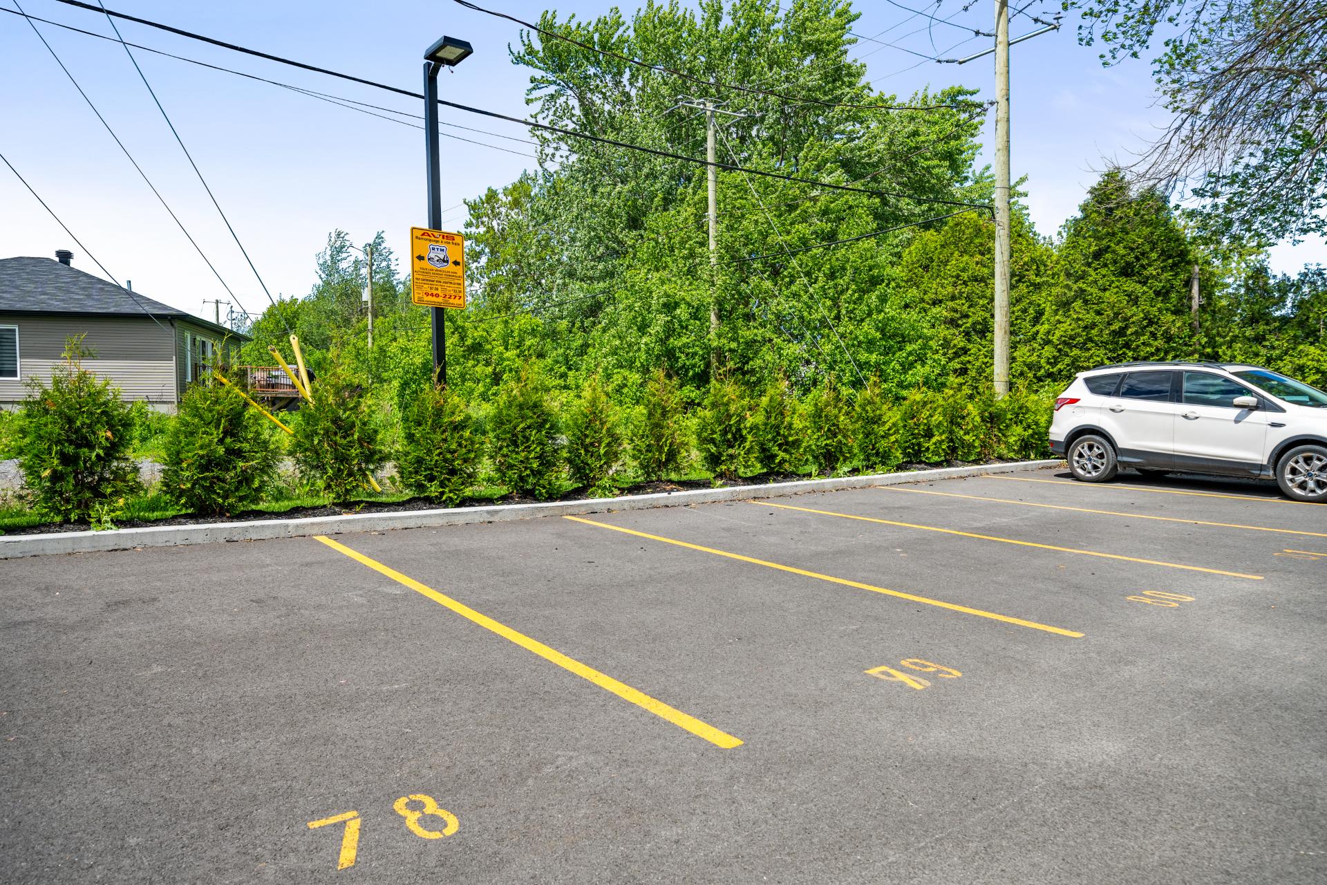 Photo - Stationnement