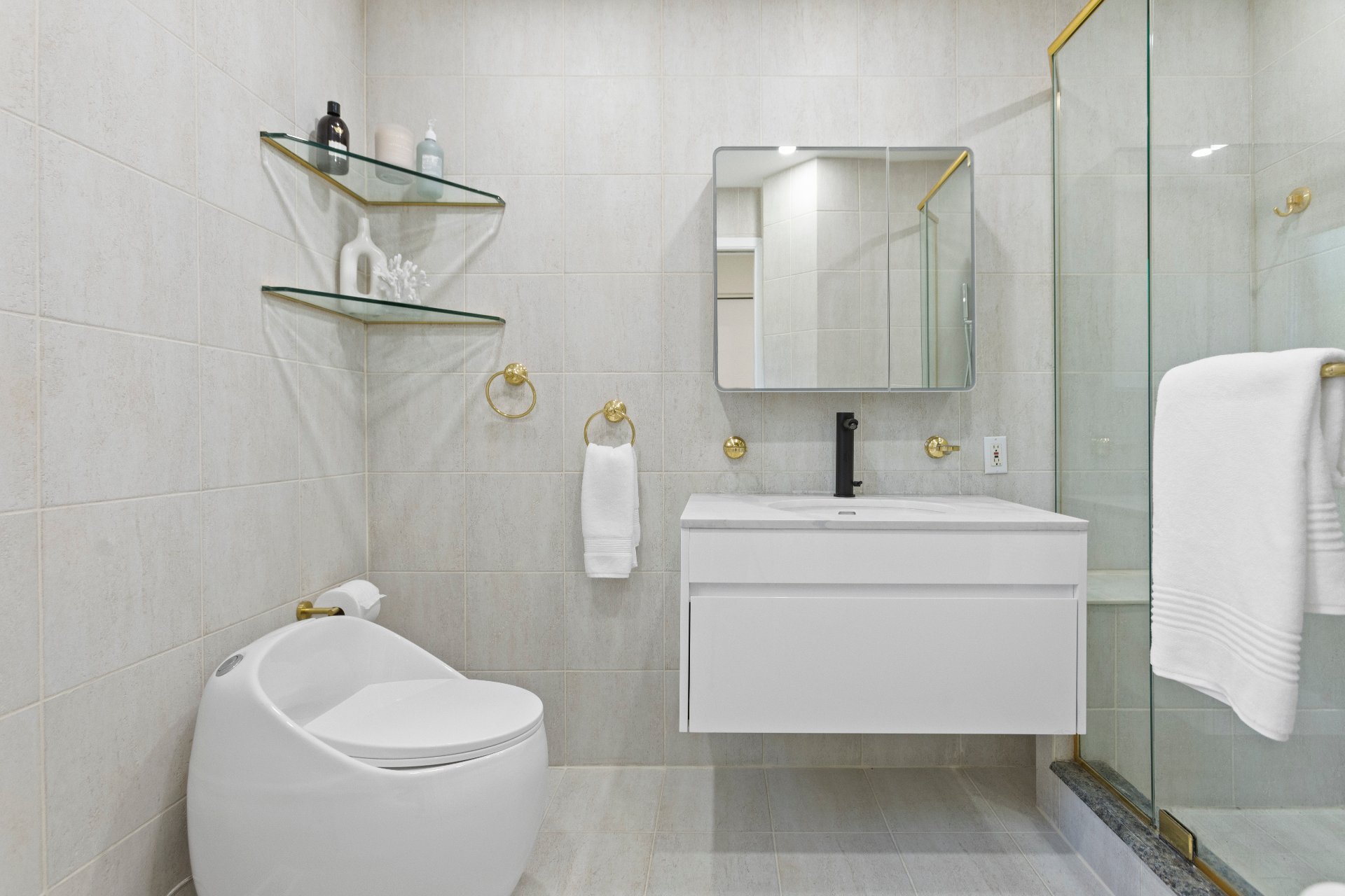 Photo - Salle de bains attenante à la CCP