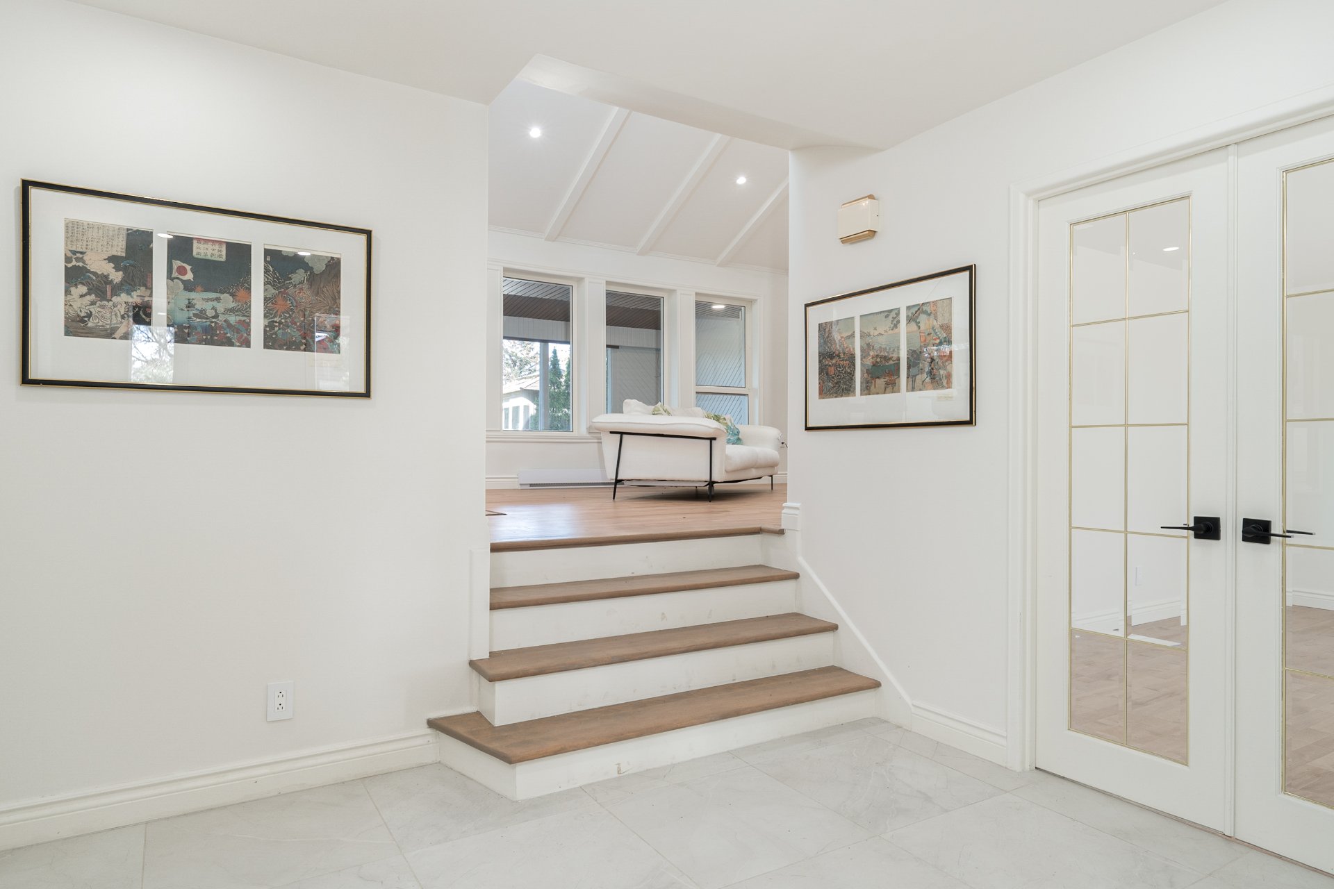 Photo - Interior
