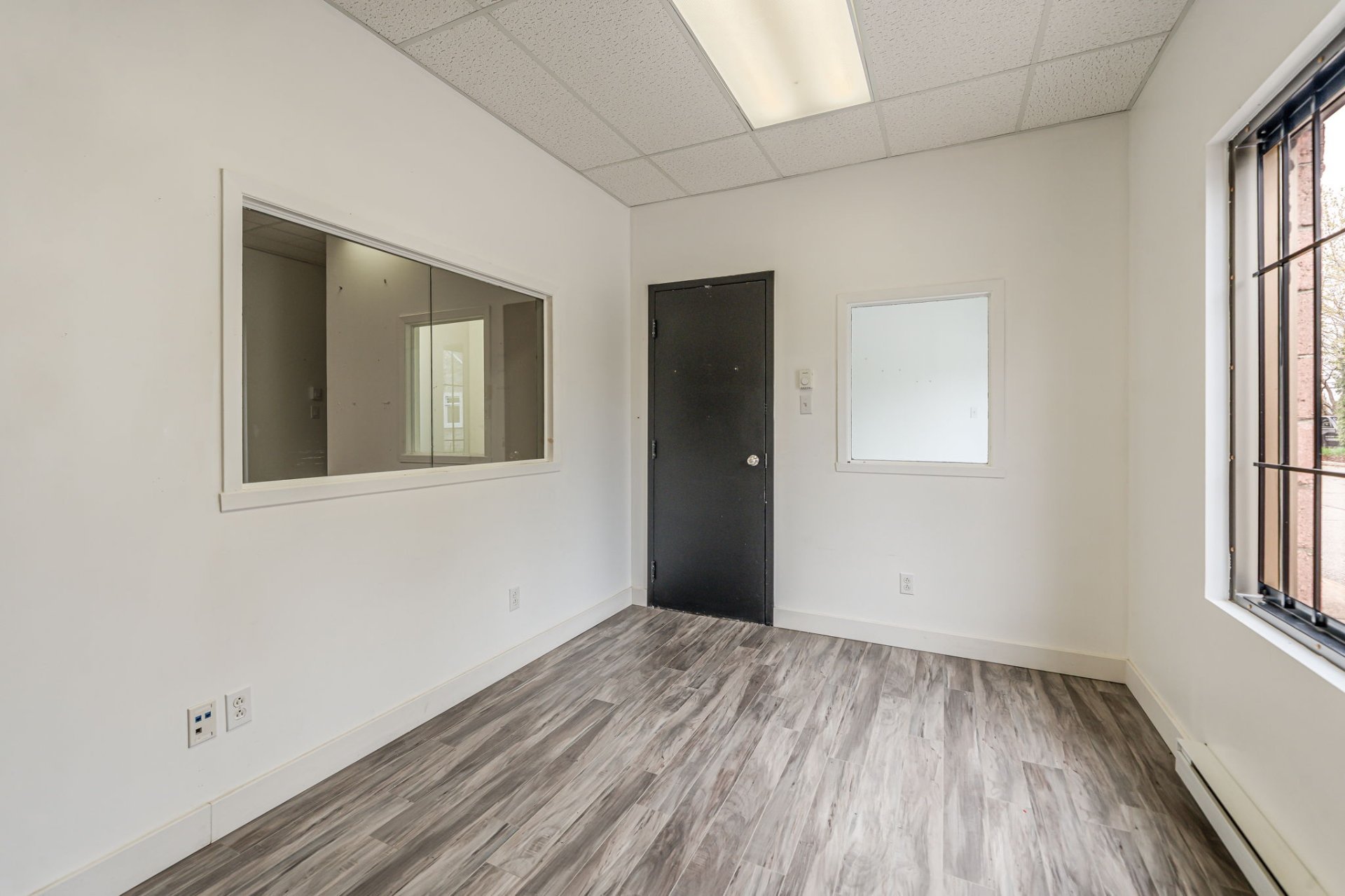 Photo - Office
