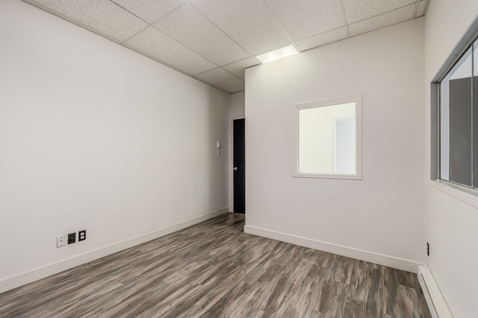 Photo - Hallway