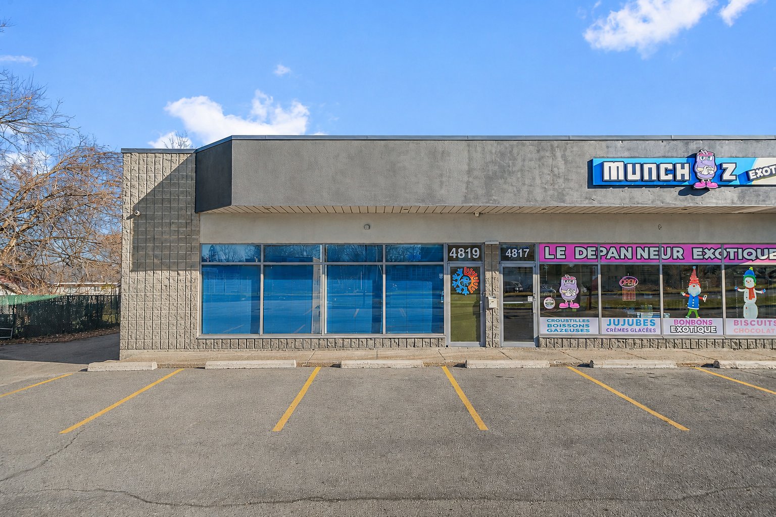 Photo - Frontage