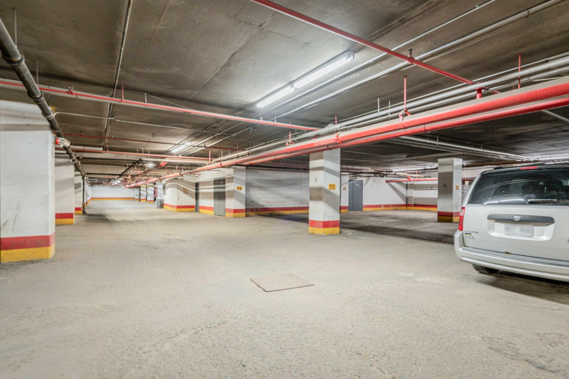 Photo - Garage