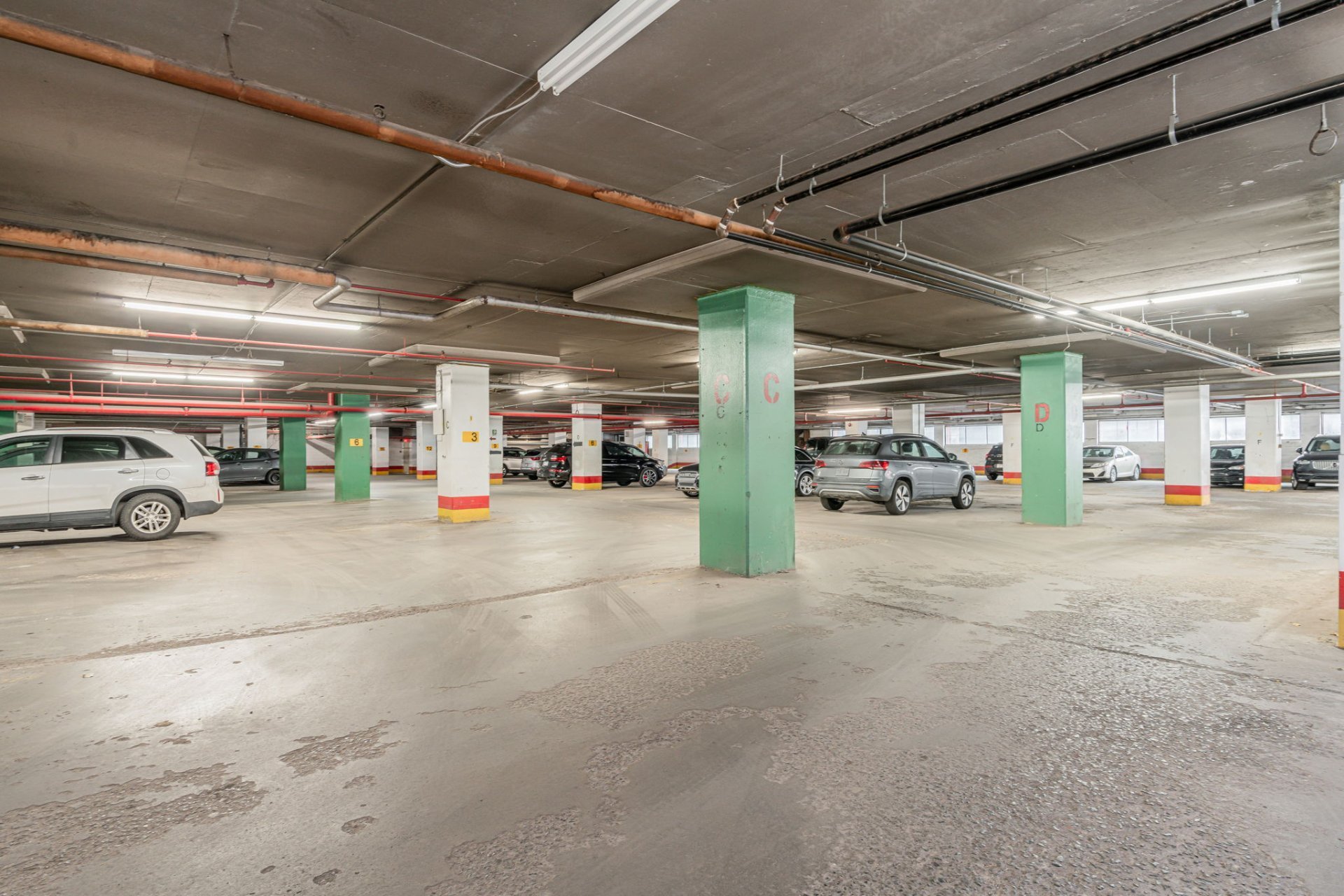Photo - Garage