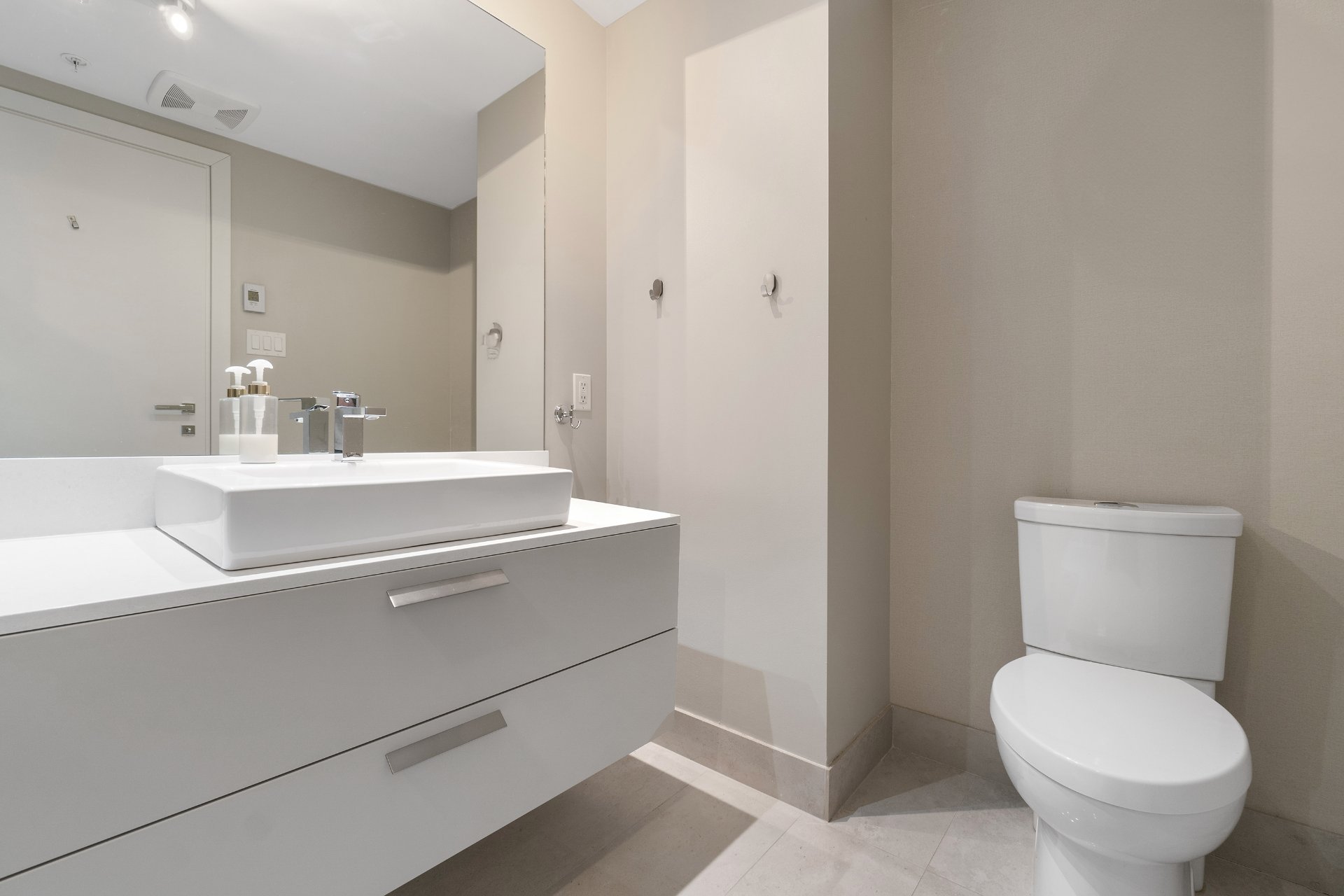 Photo - Ensuite bathroom
