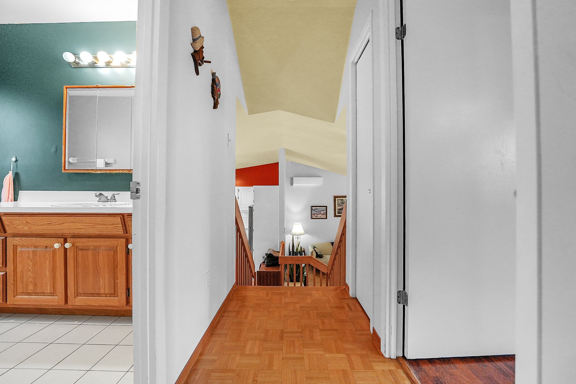 Photo - PASAGEWAY