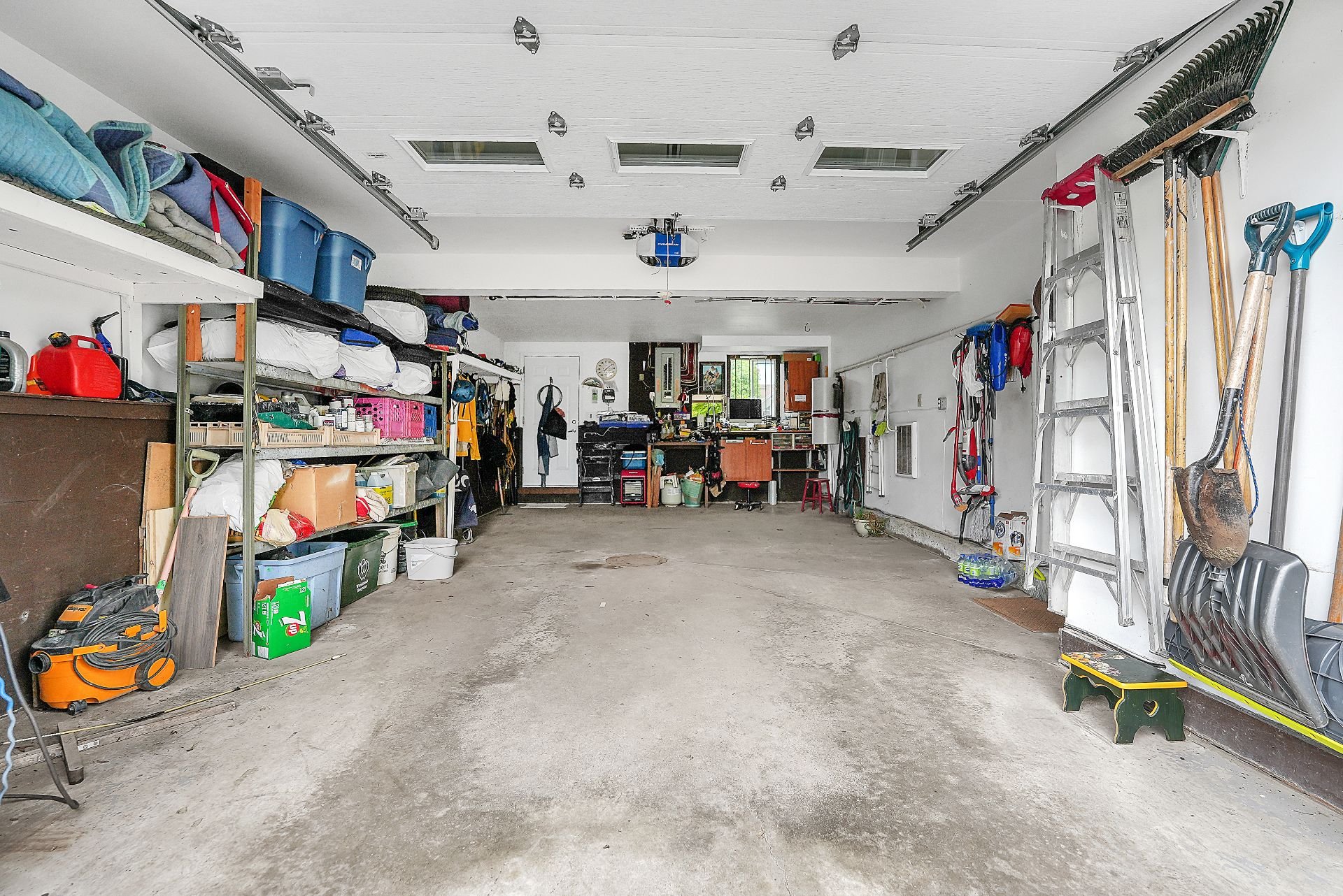 Photo - Garage