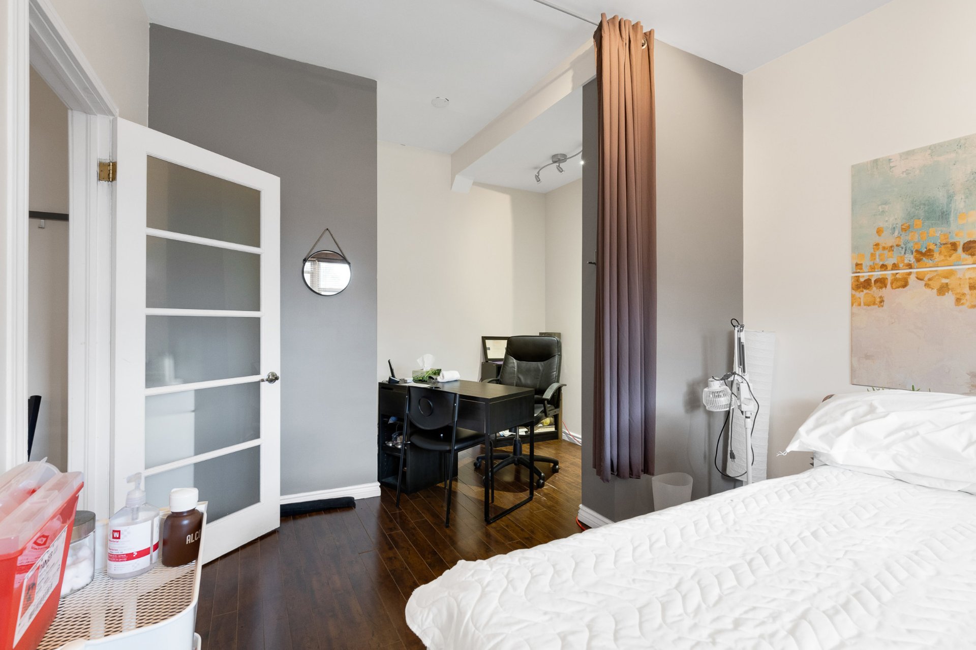 Photo - Interior