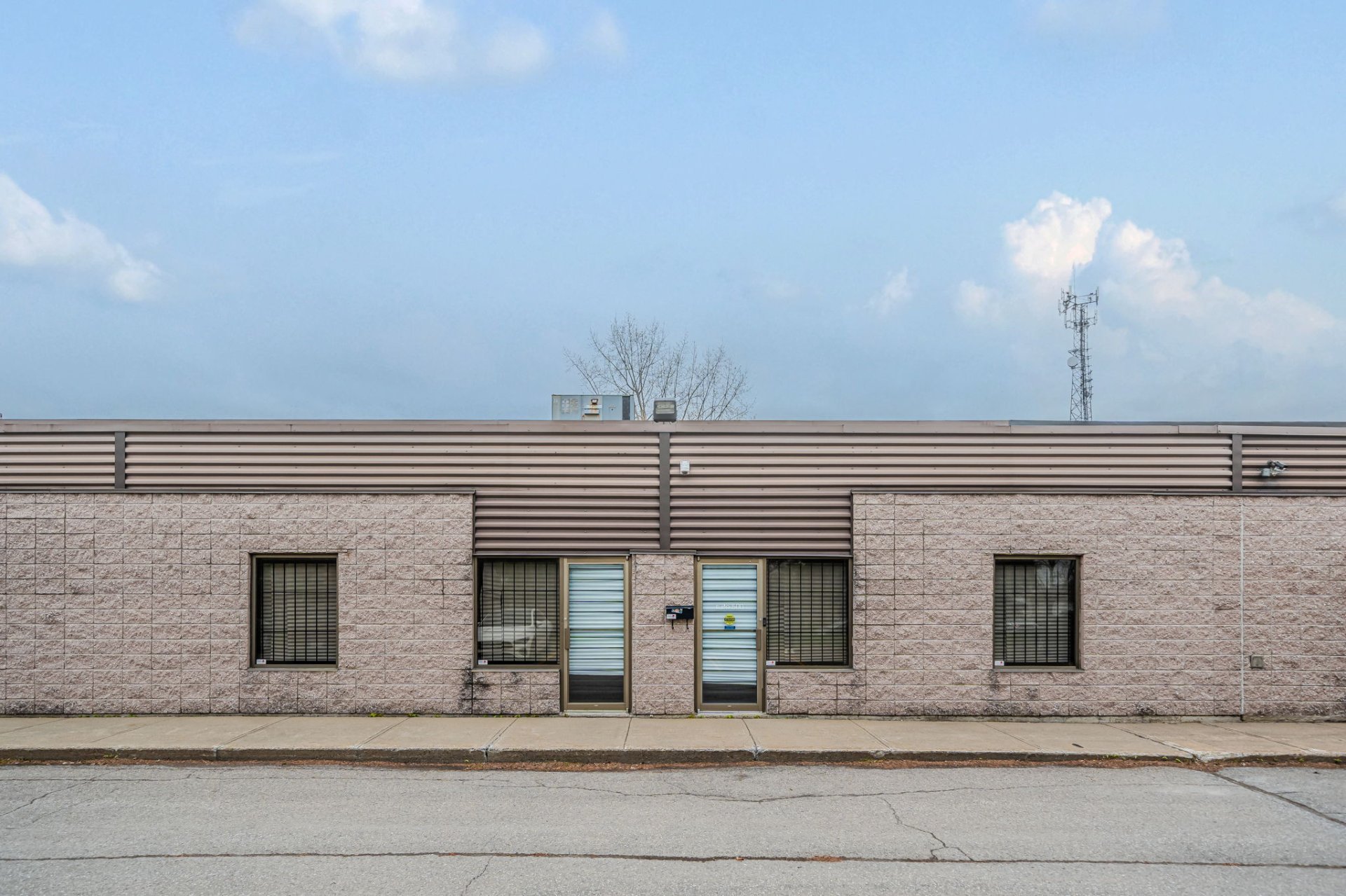 Photo - Frontage