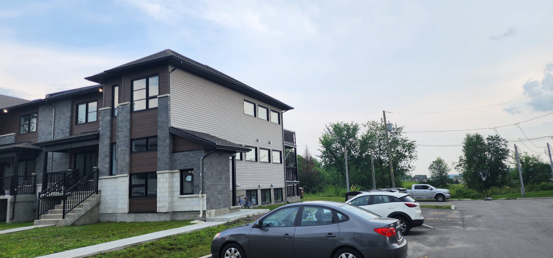 Photo - Exterior