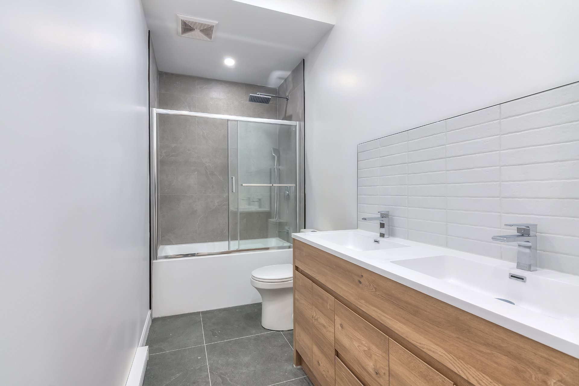 Photo - Bathroom