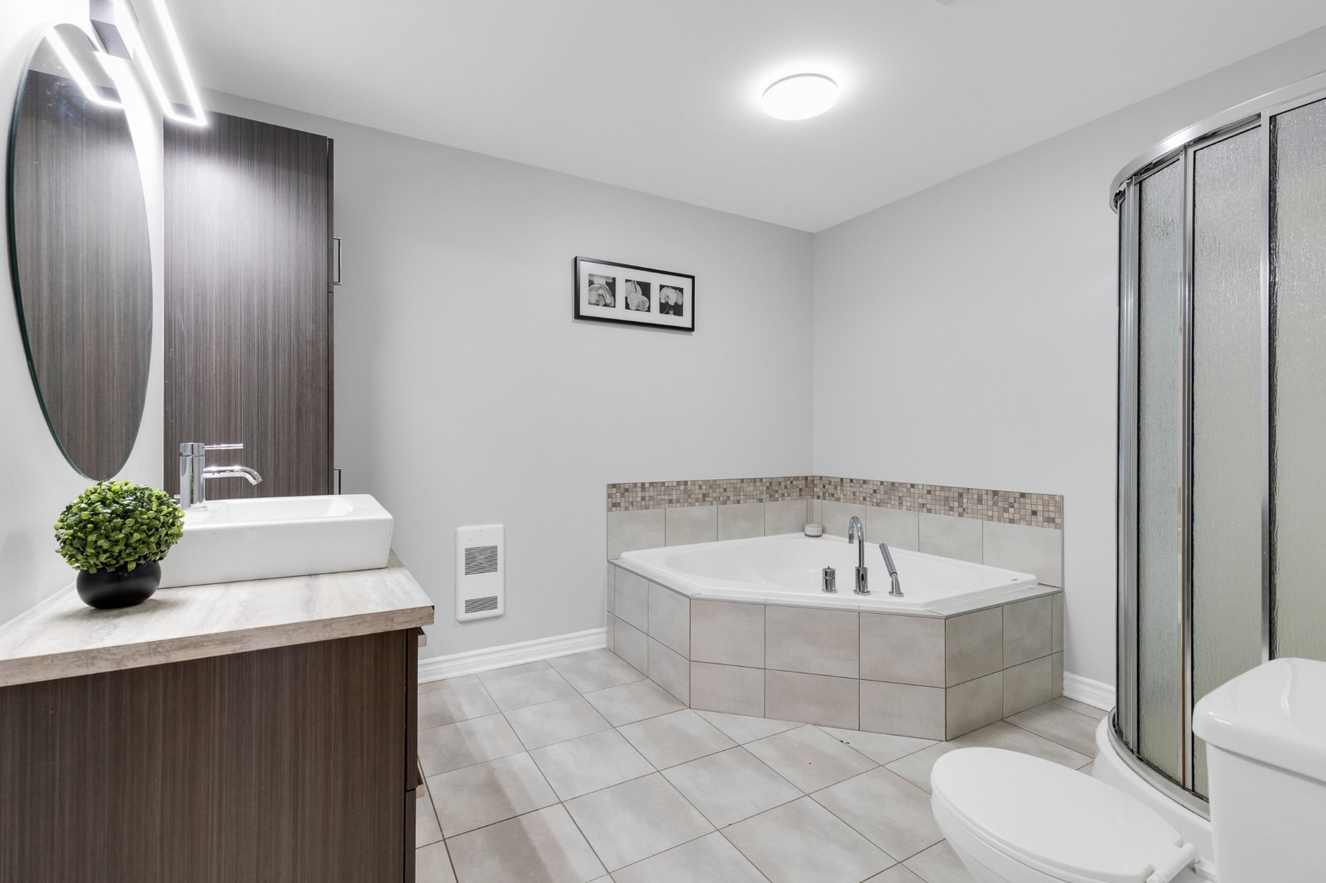 Photo - Bathroom