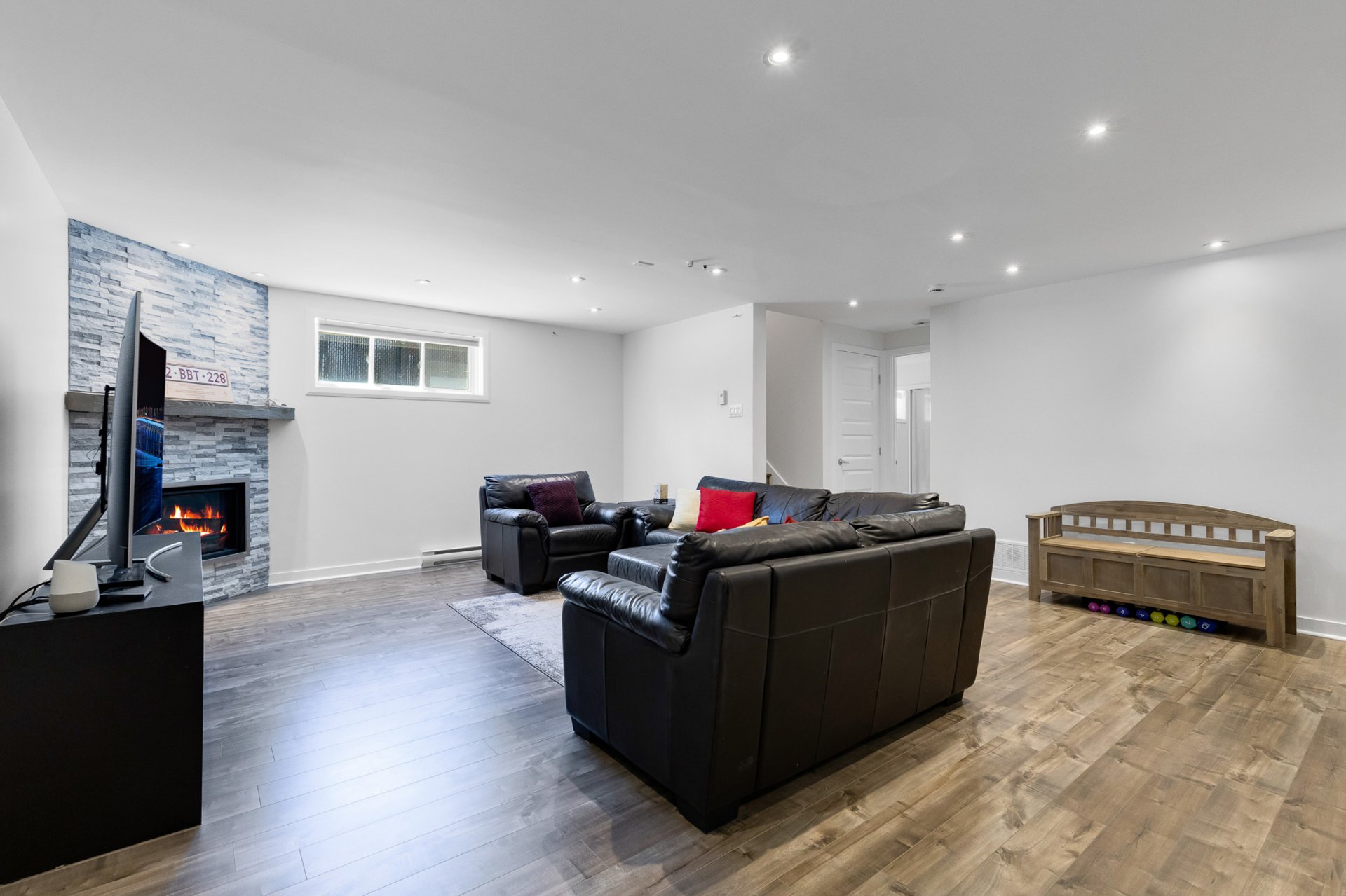 Photo - Family room