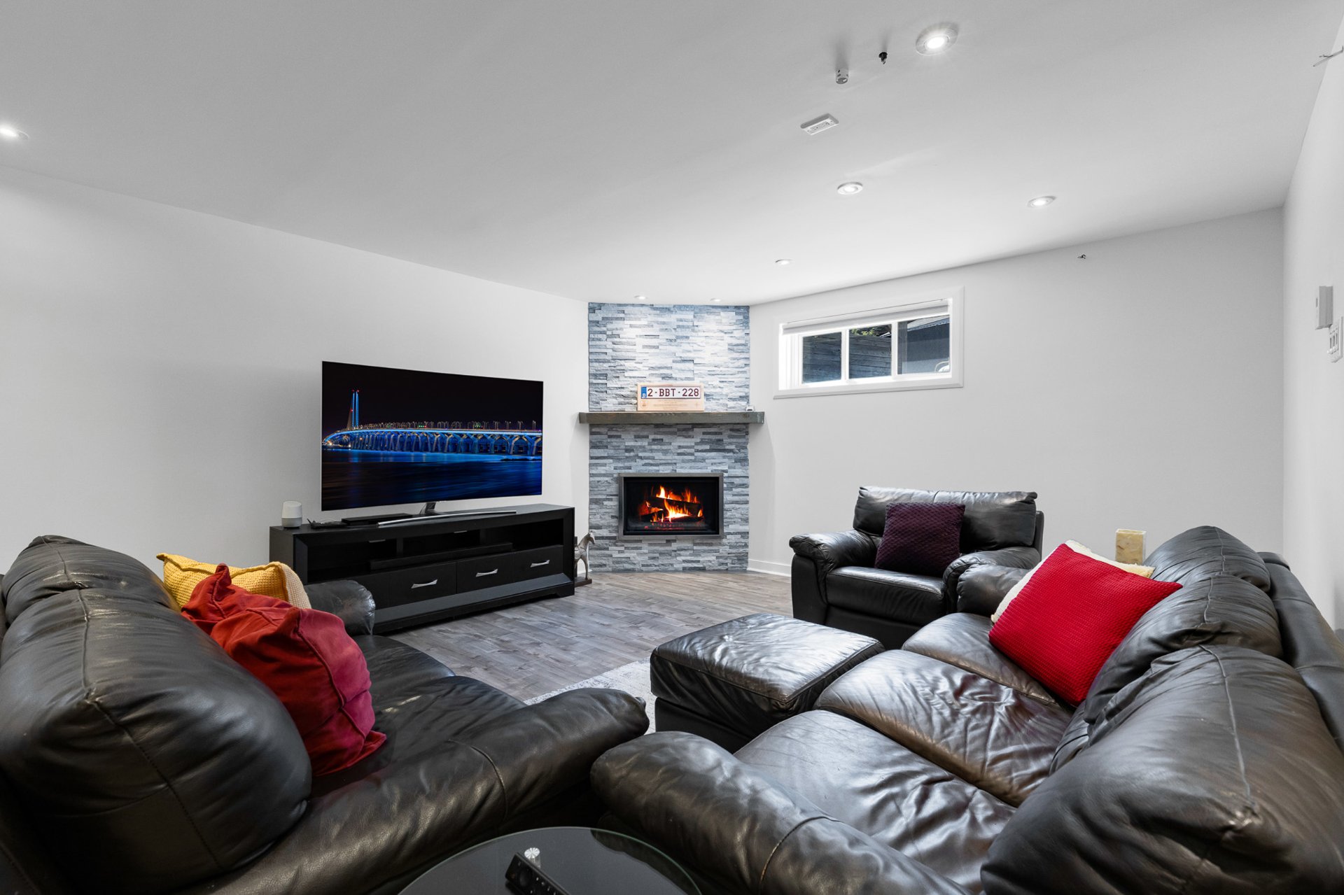 Photo - Family room