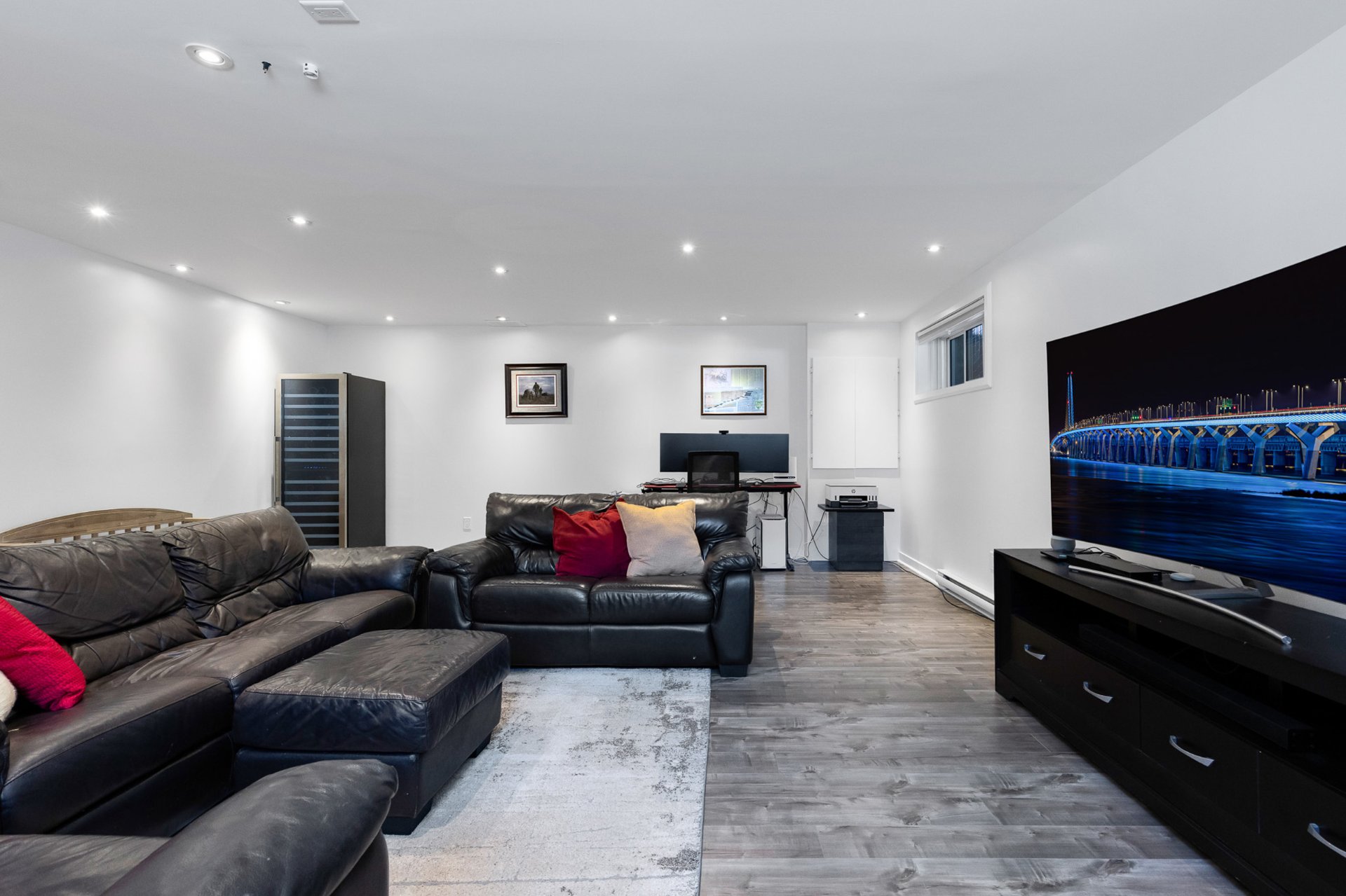 Photo - Family room