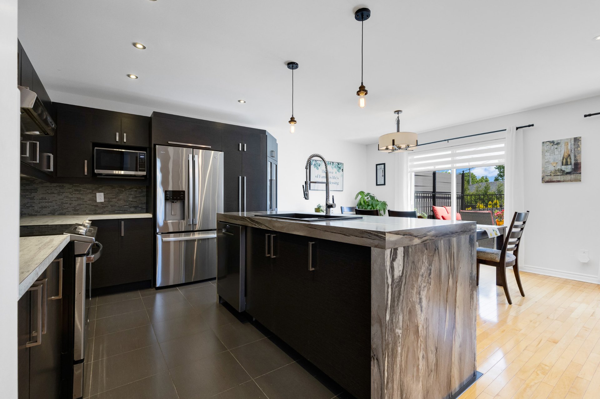 Photo - Kitchen