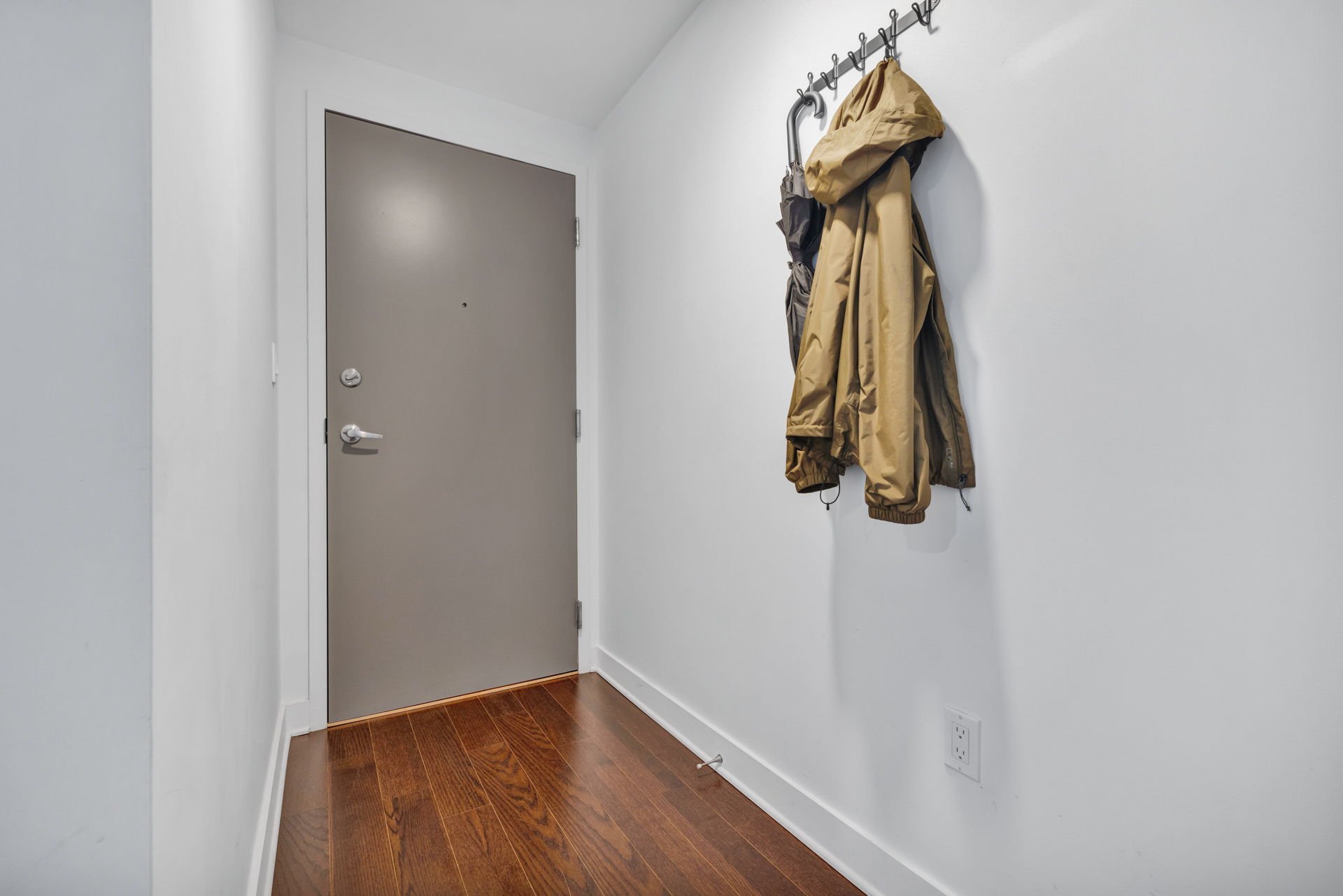 Photo - Hallway